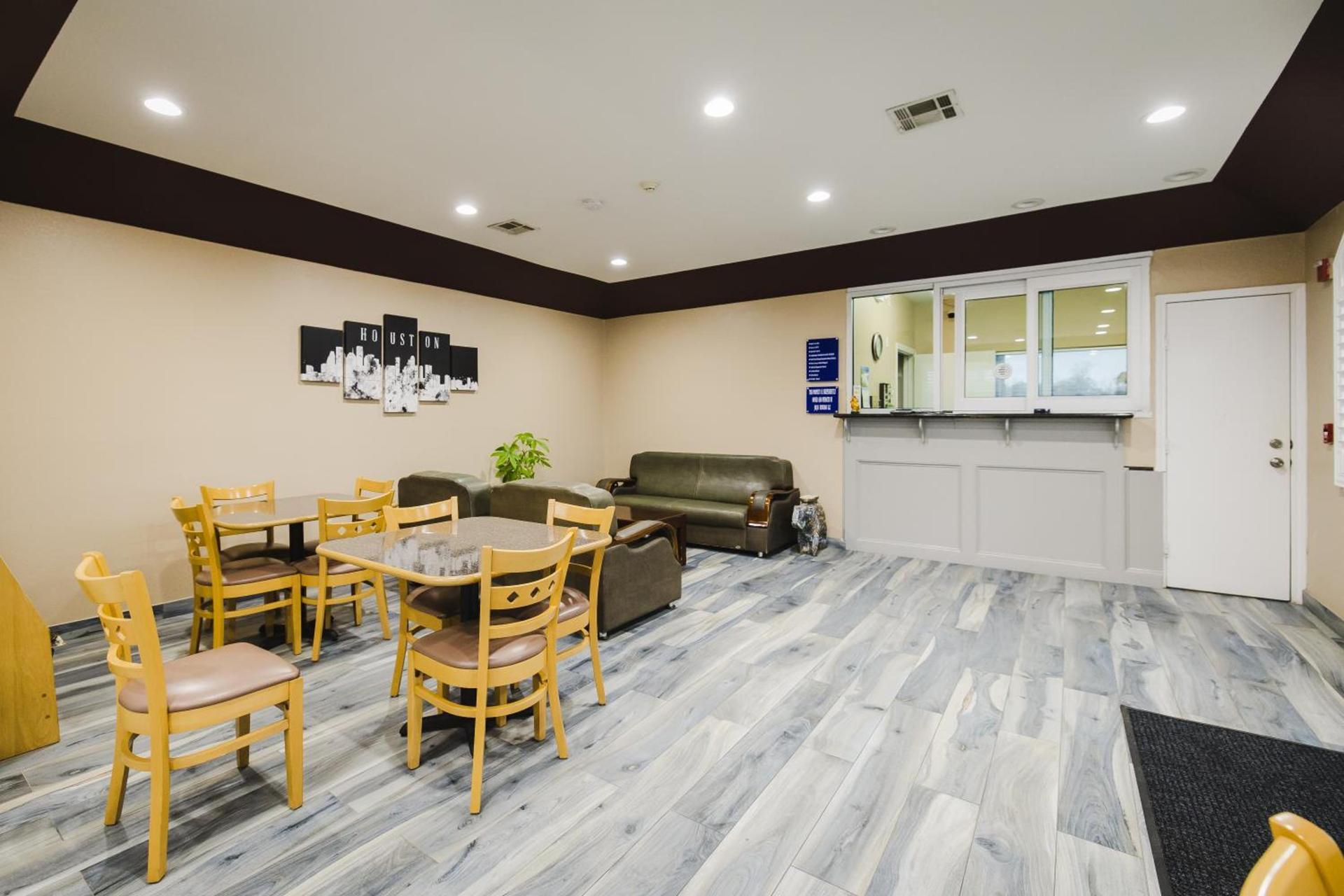 Sapphire Inn & Suites — hotel in Channelview