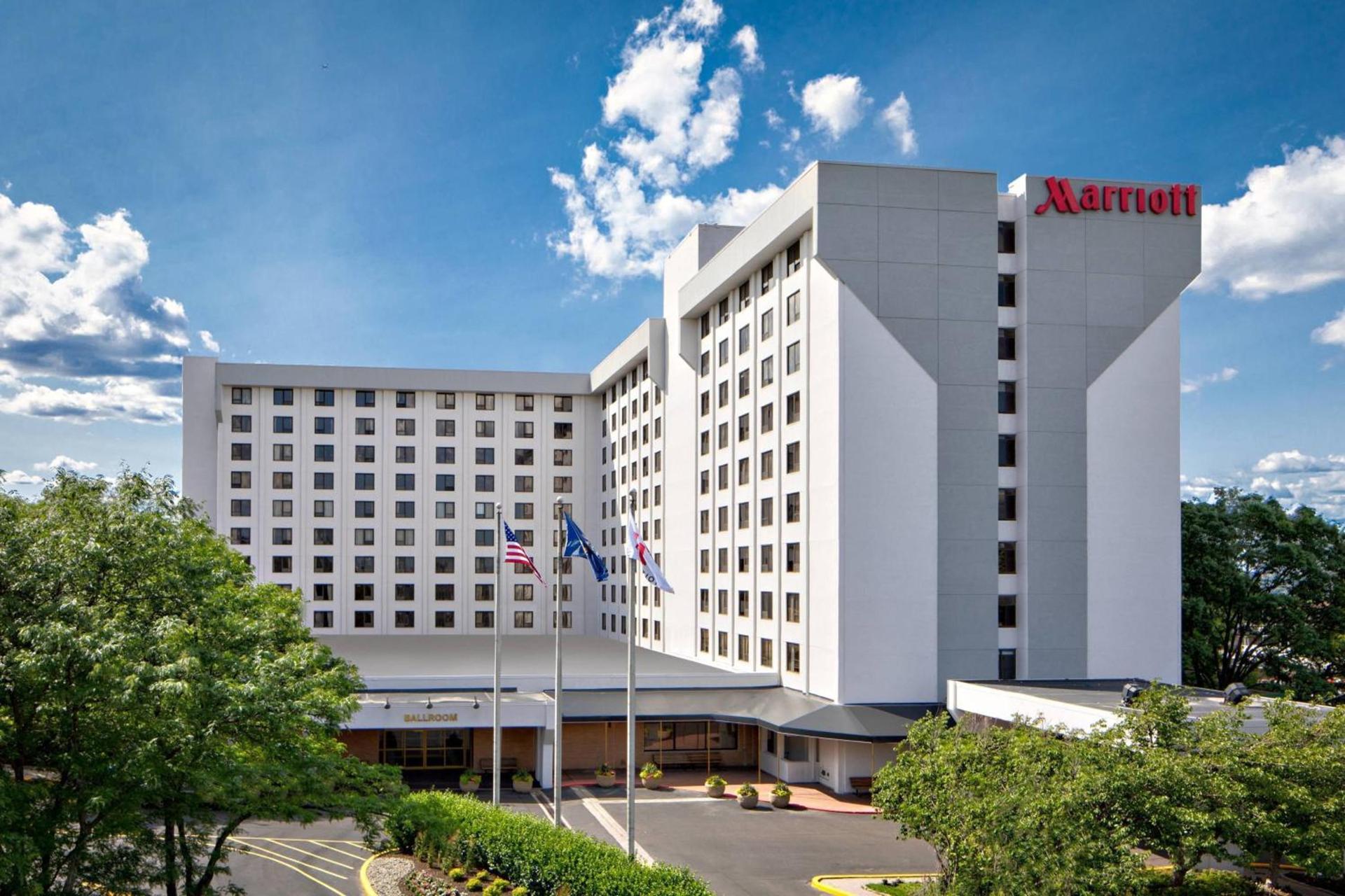 New York LaGuardia Airport Marriott — hotel in Queens