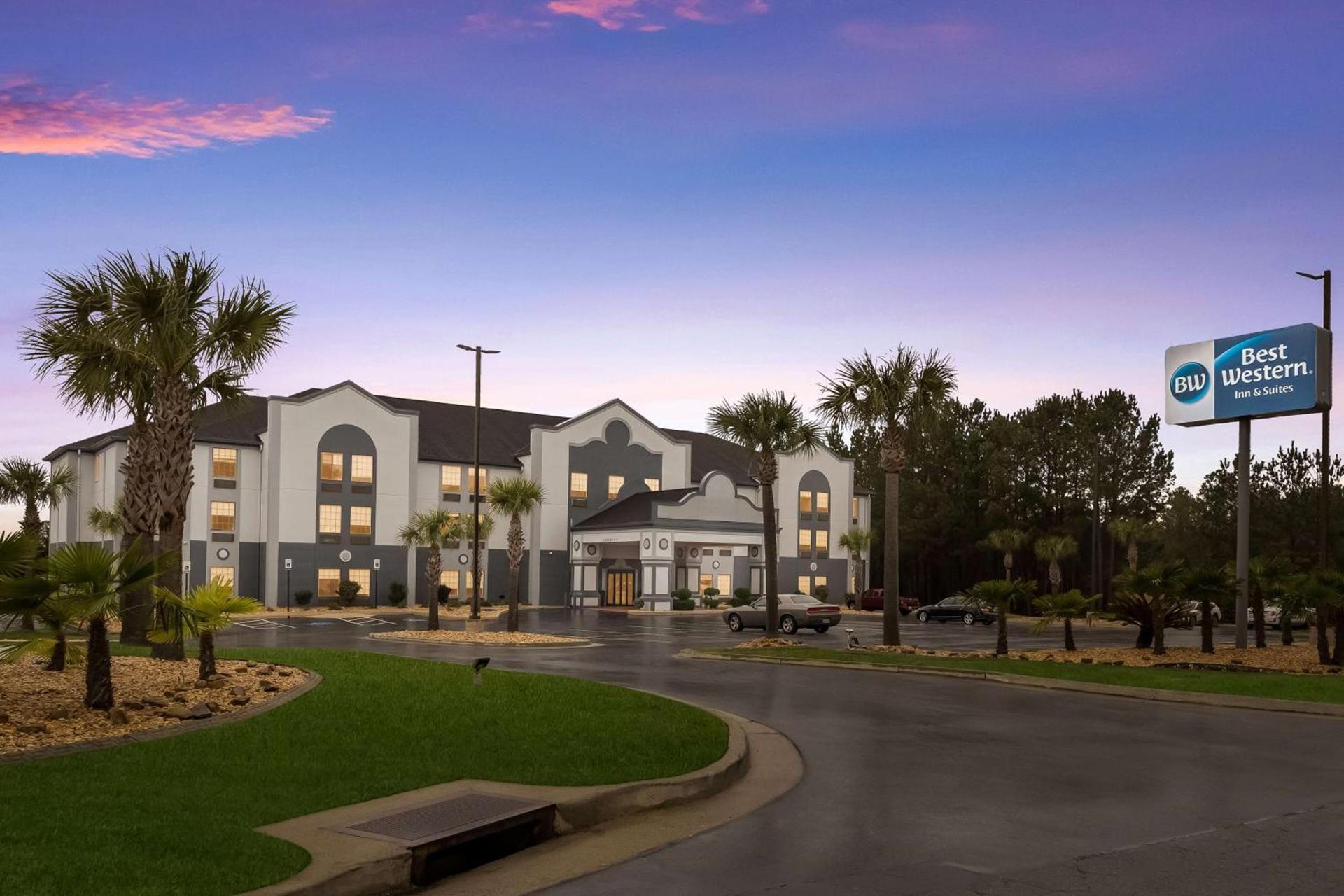 Best Western Bradbury Inn & Suites — hotel in Perry