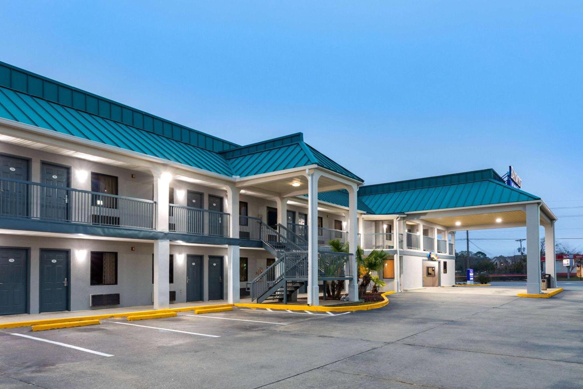 Baymont by Wyndham Biloxi - Ocean Springs — hotel in Biloxi