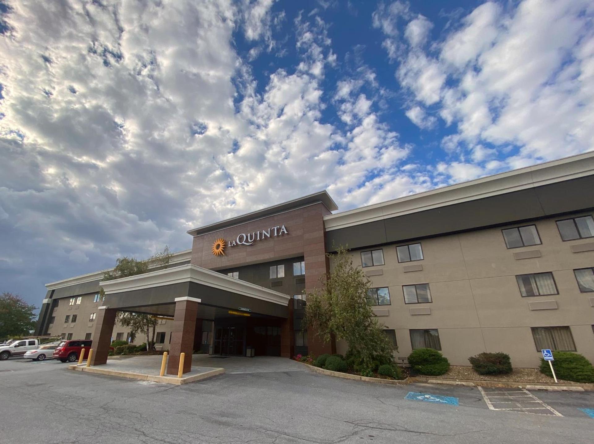 La Quinta by Wyndham Harrisburg Airport Hershey — hotel in Harrisburg