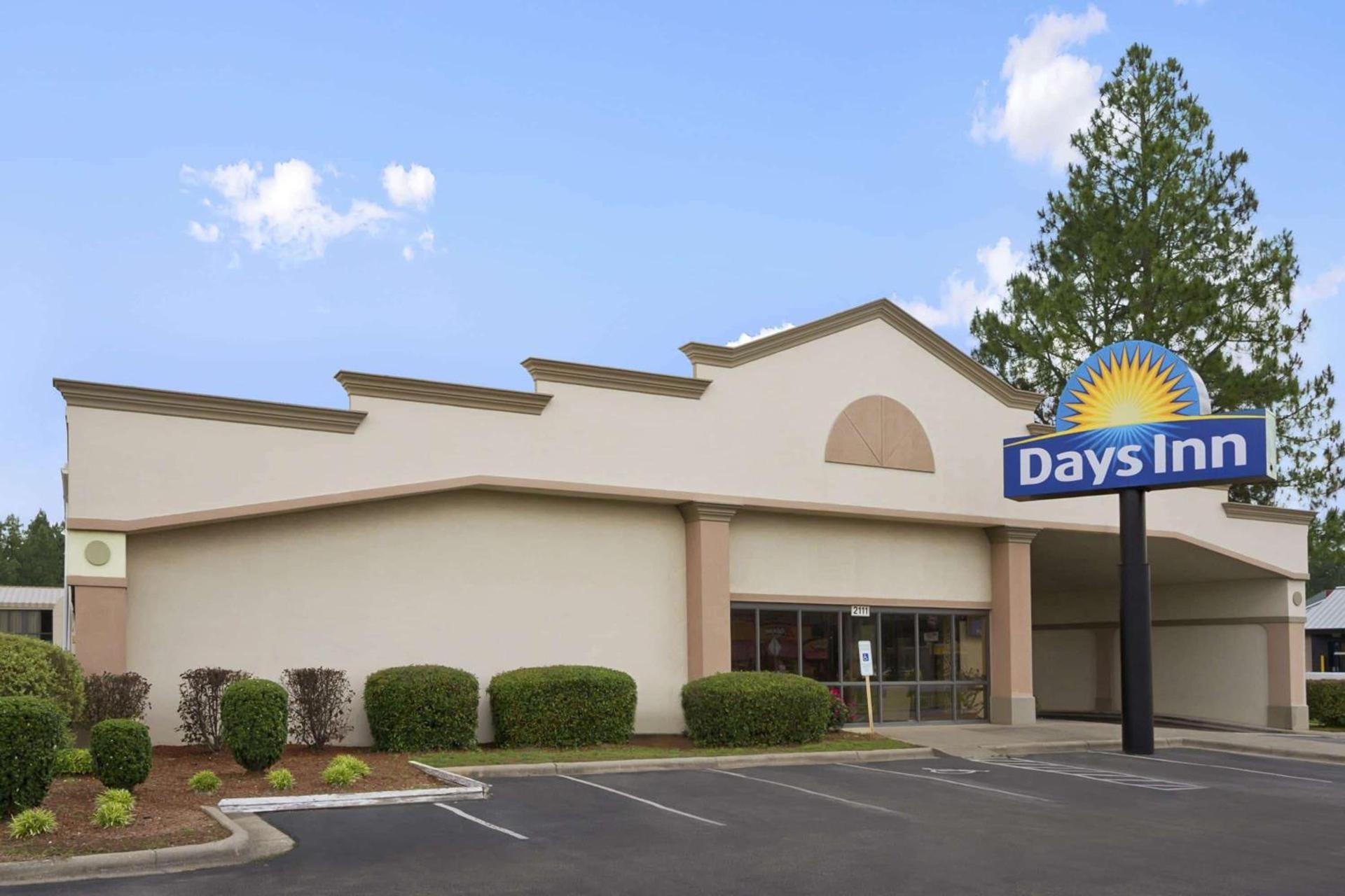 Days Inn by Wyndham Fayetteville-South/I-95 Exit 49 — hotel in Fayetteville