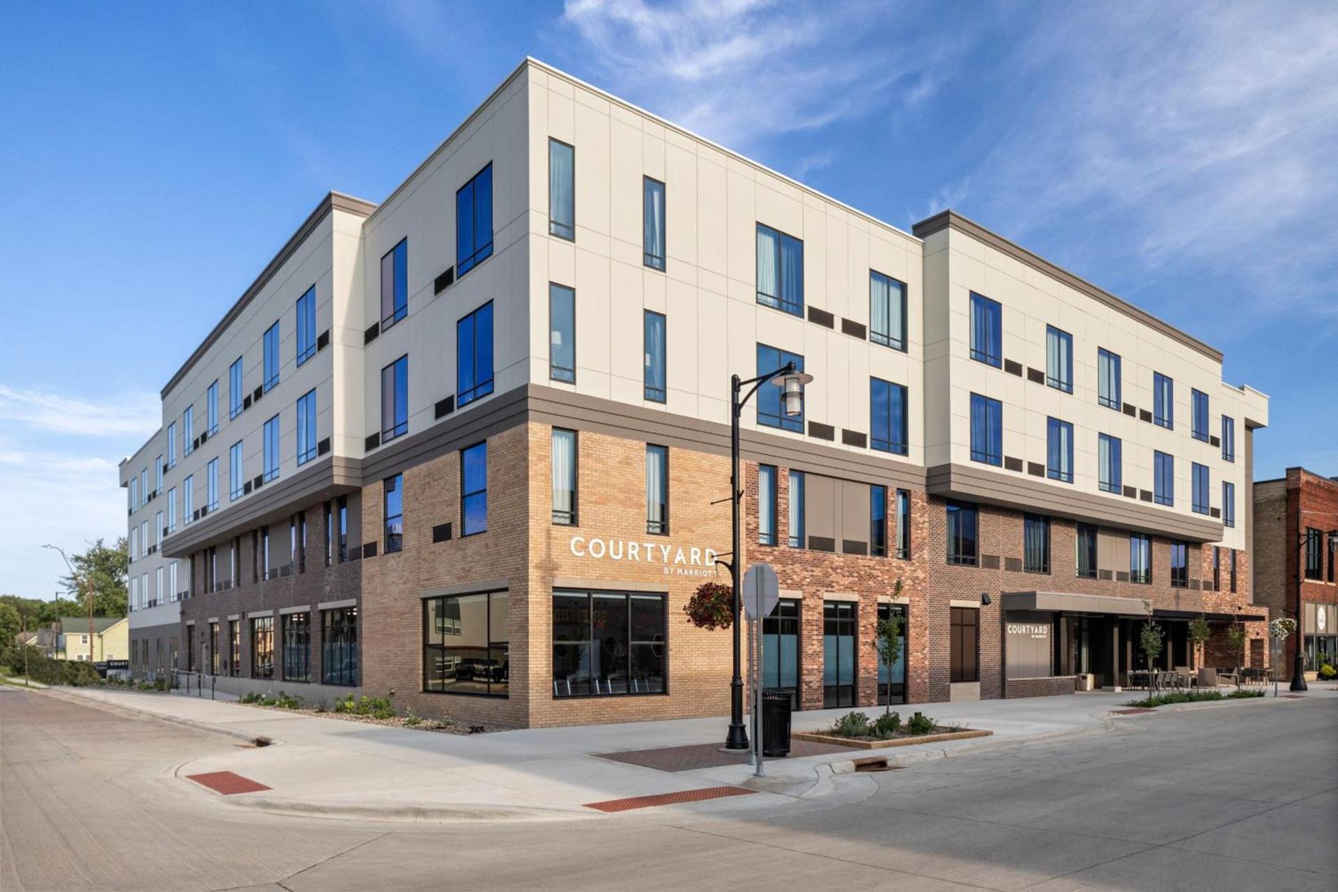 Courtyard by Marriott Owatonna Downtown — hotel in Owatonna