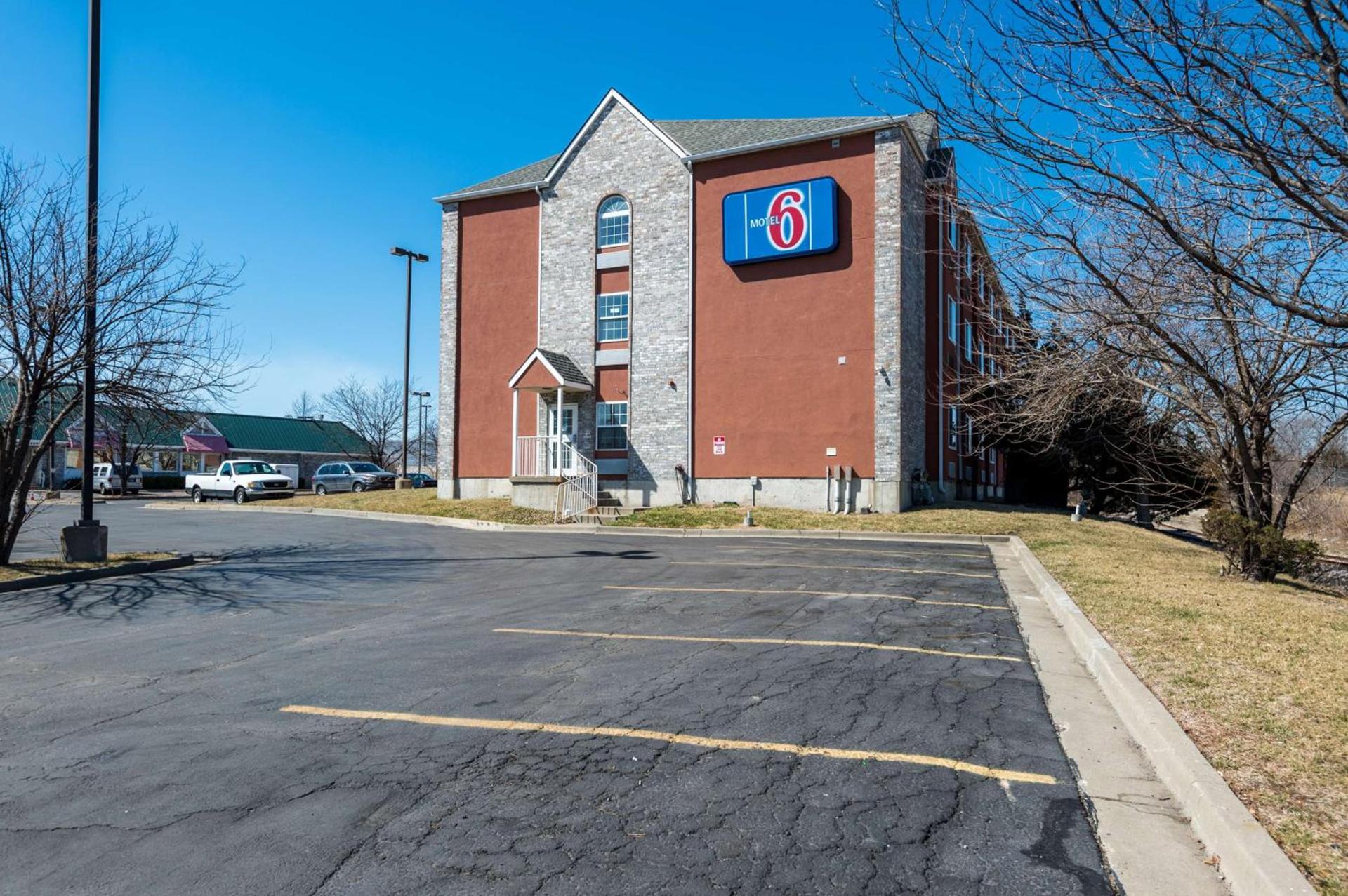 Motel 6-Olathe, KS — hotel in Olathe