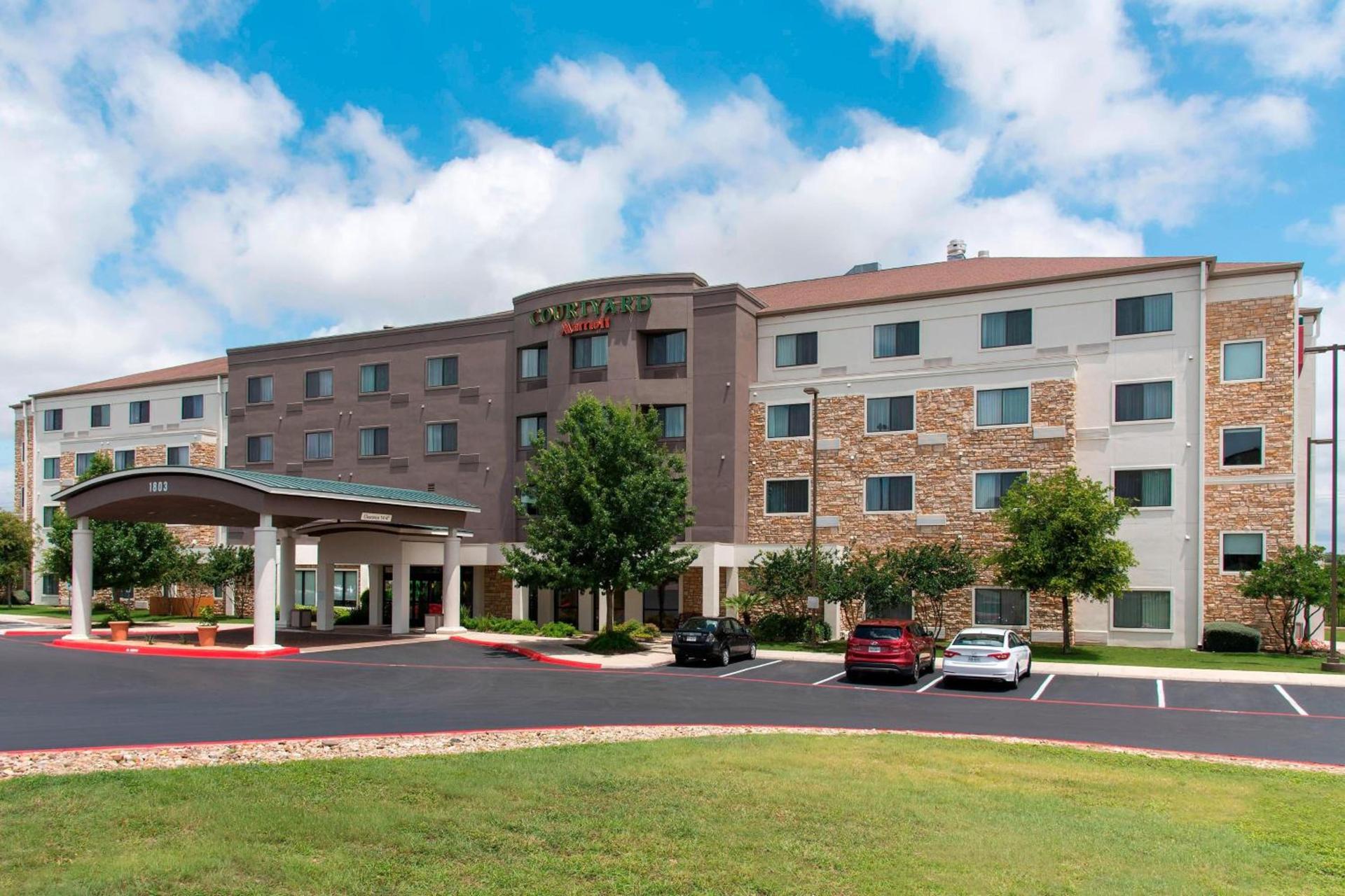 Courtyard by Marriott San Antonio North Stone Oak At Legacy — hotel in San Antonio