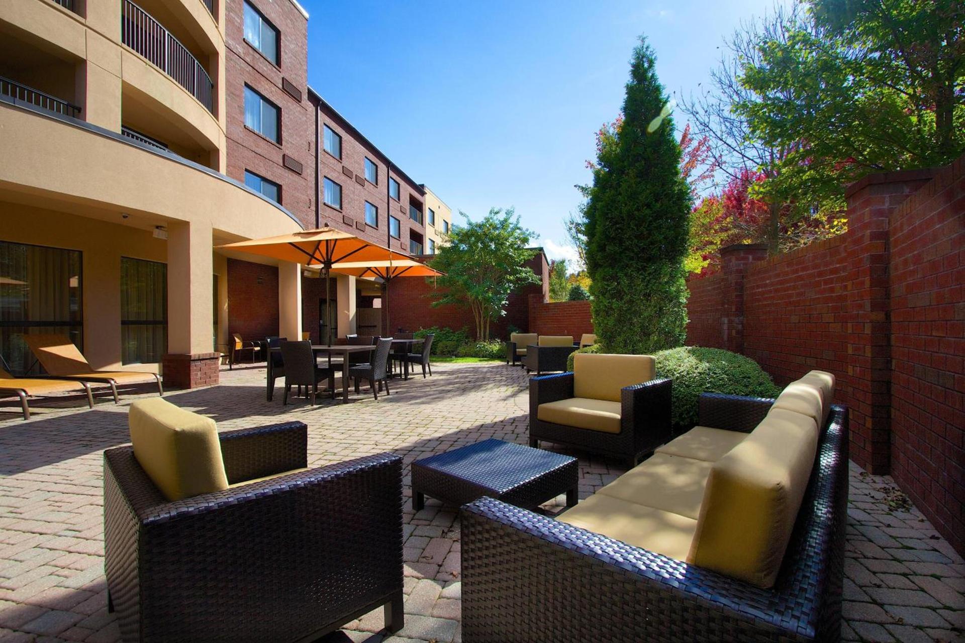 Courtyard Blacksburg — hotel in Blacksburg