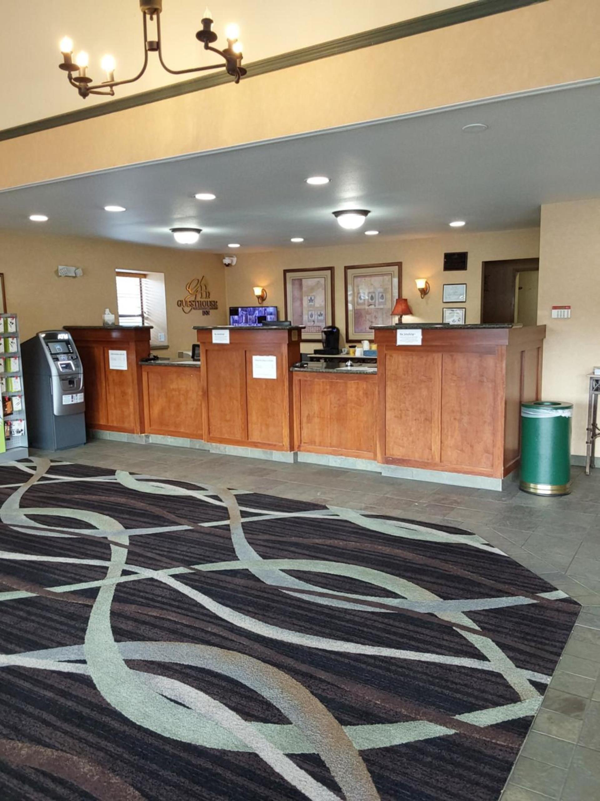 Lavissh Inn and Suites — hotel in Bellingham