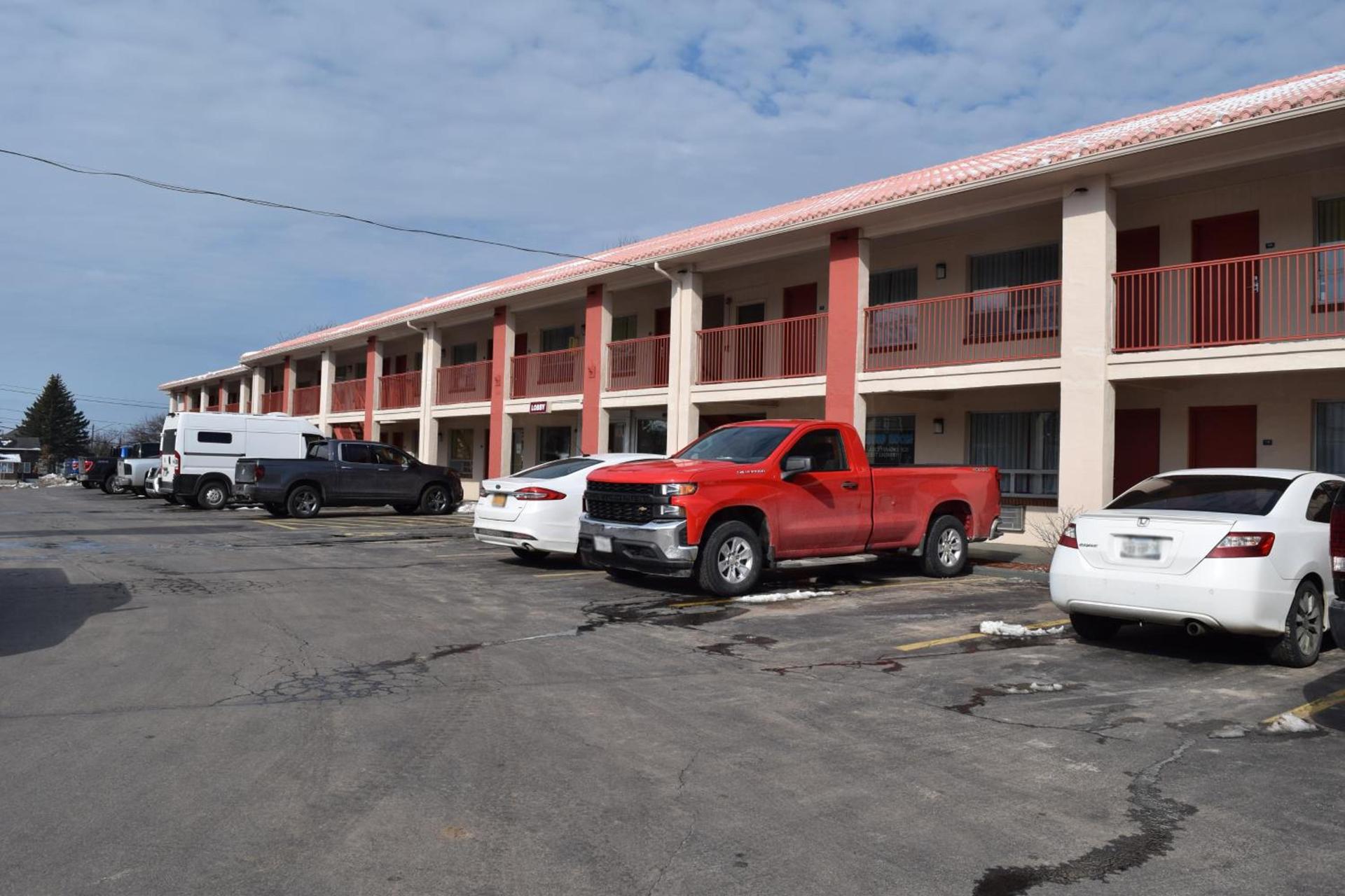 Knights Inn Oswego East — hotel in Oswego