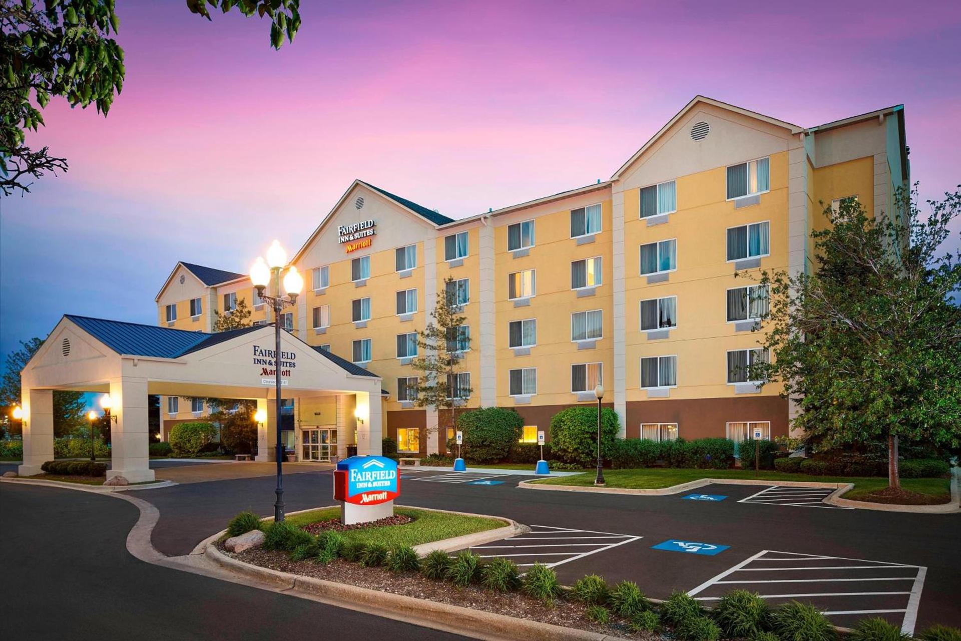 Fairfield Inn & Suites Chicago Midway Airport — hotel in Bedford Park