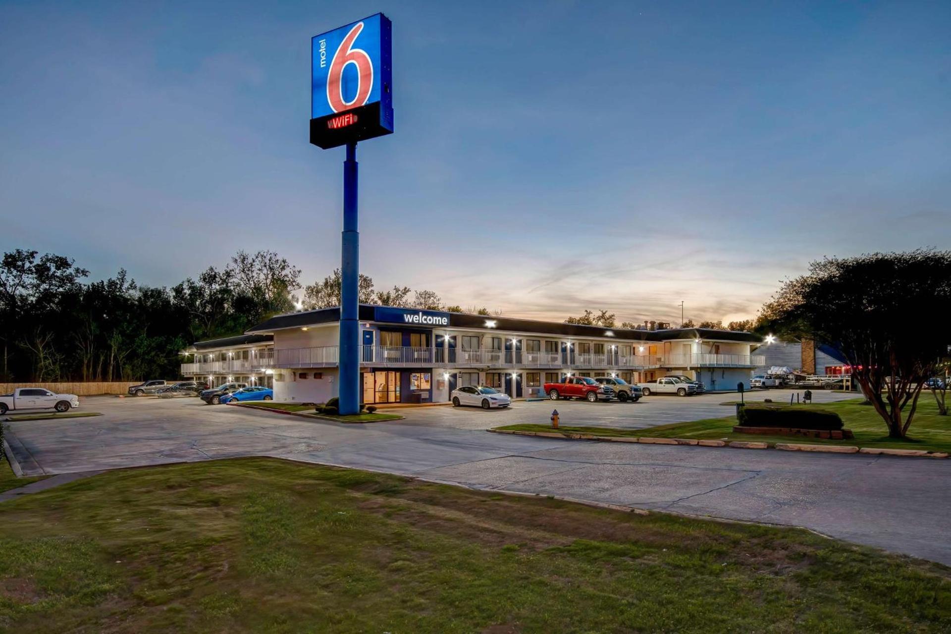 Motel 6-Port Allen, LA - Baton Rouge — hotel in Port Allen
