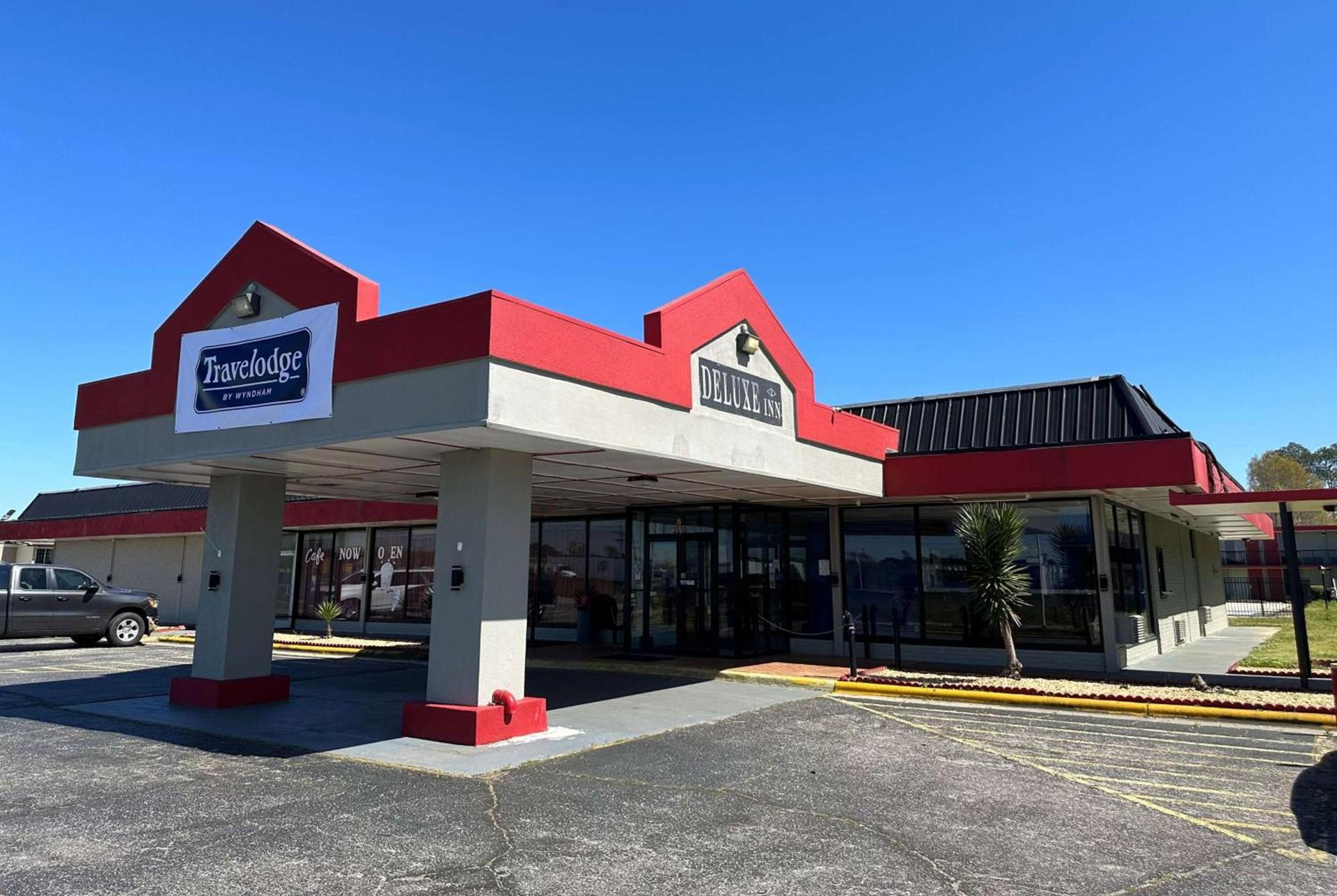 Ramada by Wyndham Lumberton NC North — hotel in Lumberton