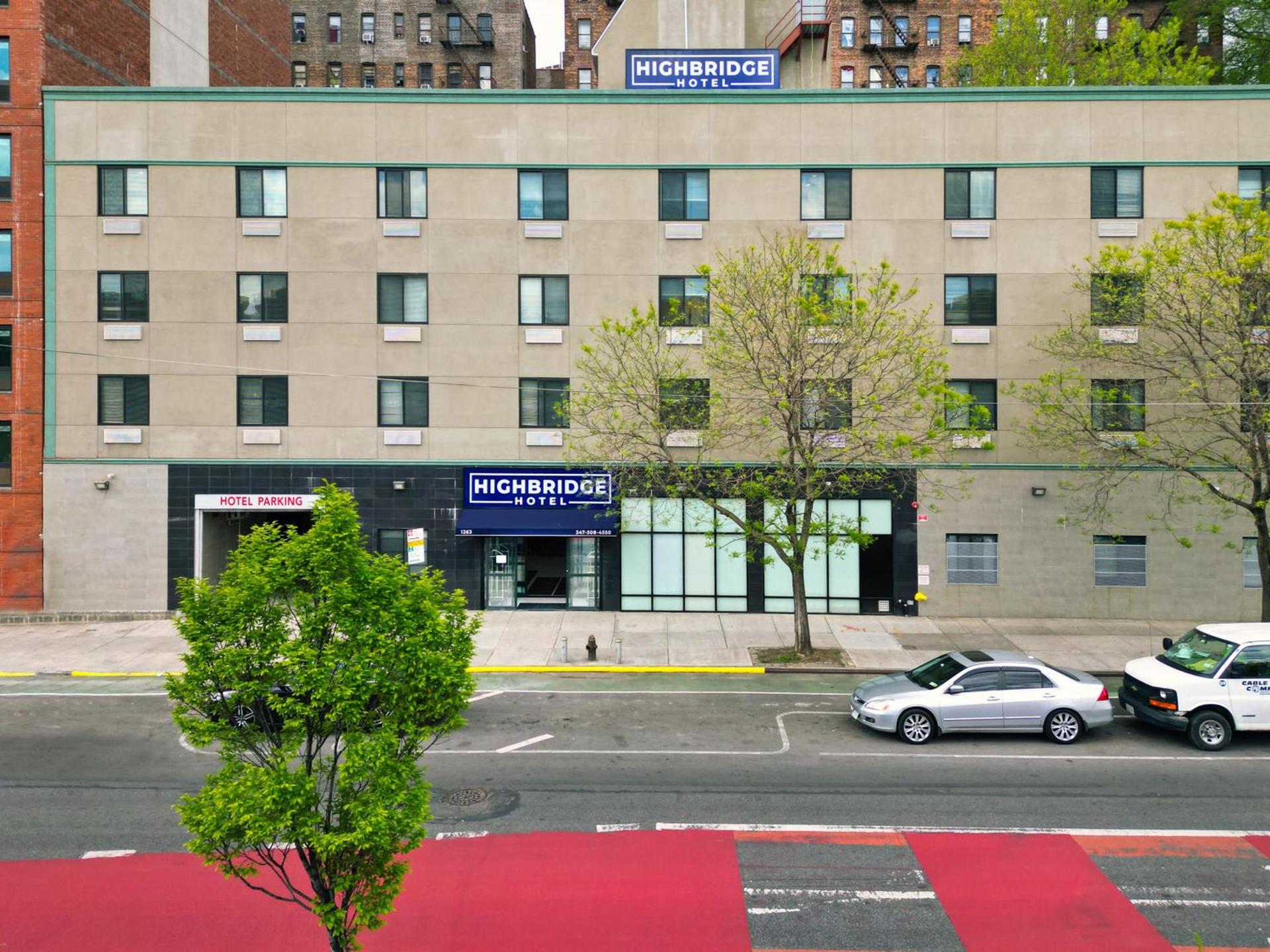 Highbridge Hotel — hotel in Bronx