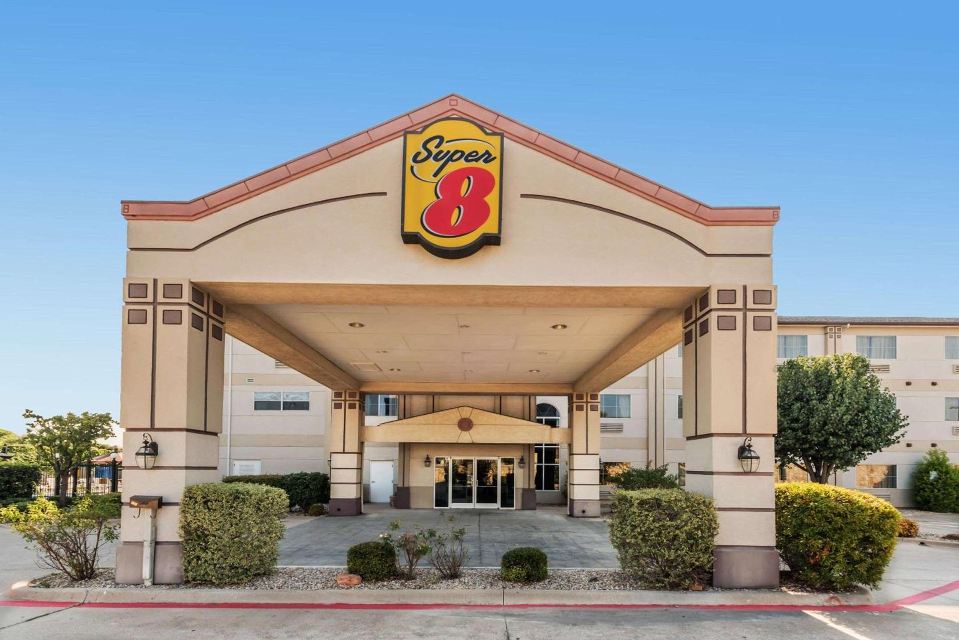 Super 8 by Wyndham Weatherford — hotel in Weatherford