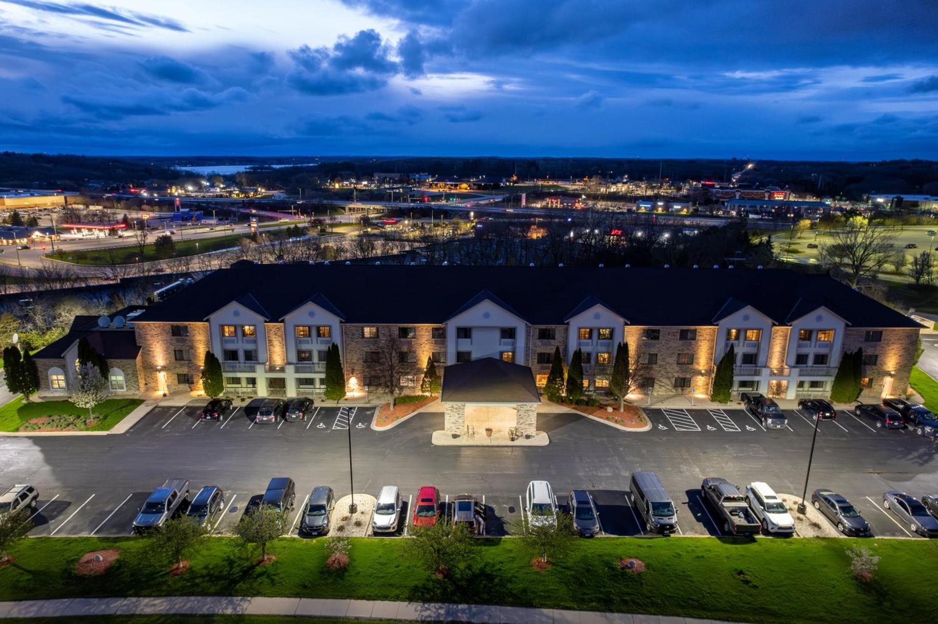 La Quinta by Wyndham Milwaukee Delafield — hotel in Delafield
