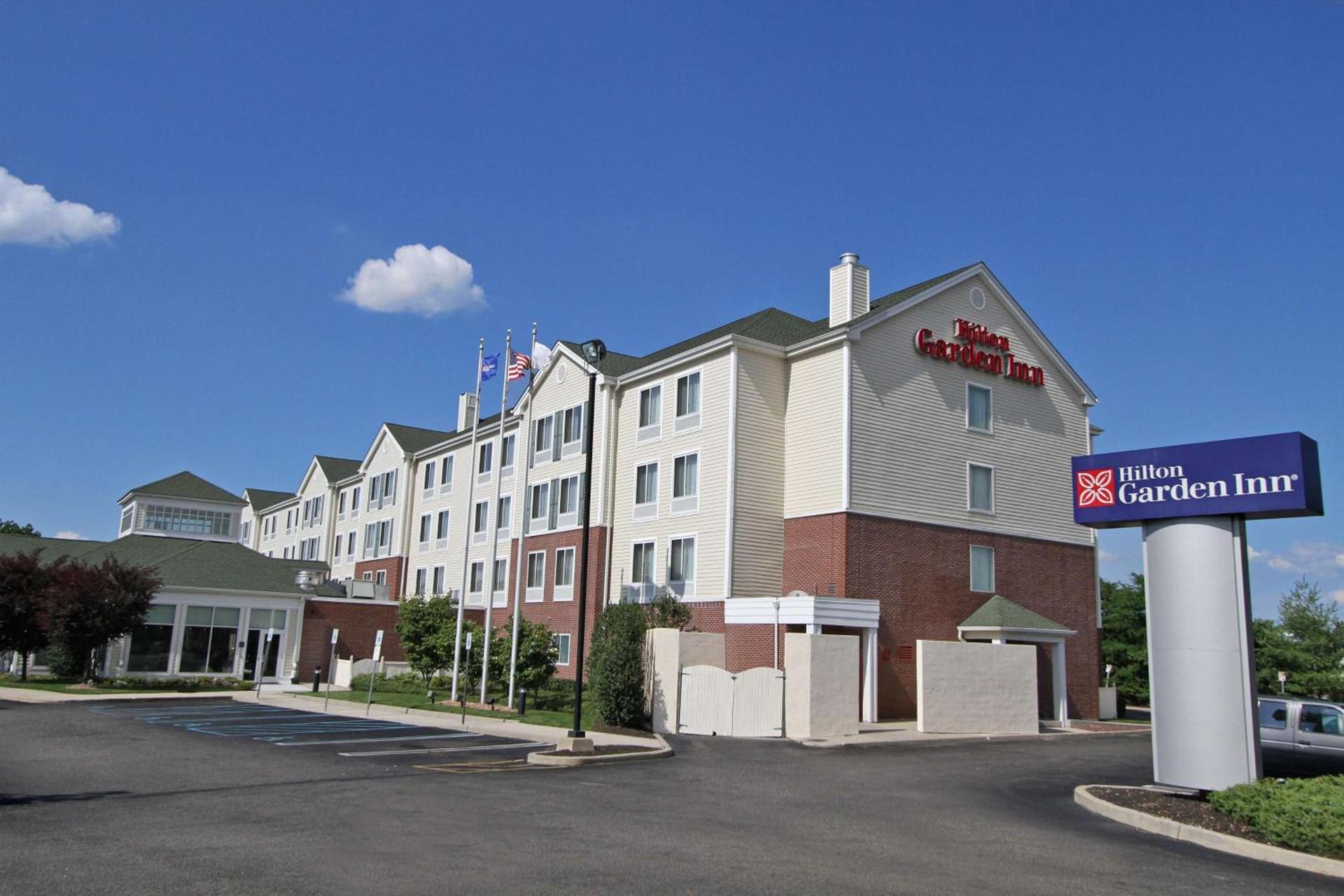 Hilton Garden Inn Westbury — hotel in Westbury