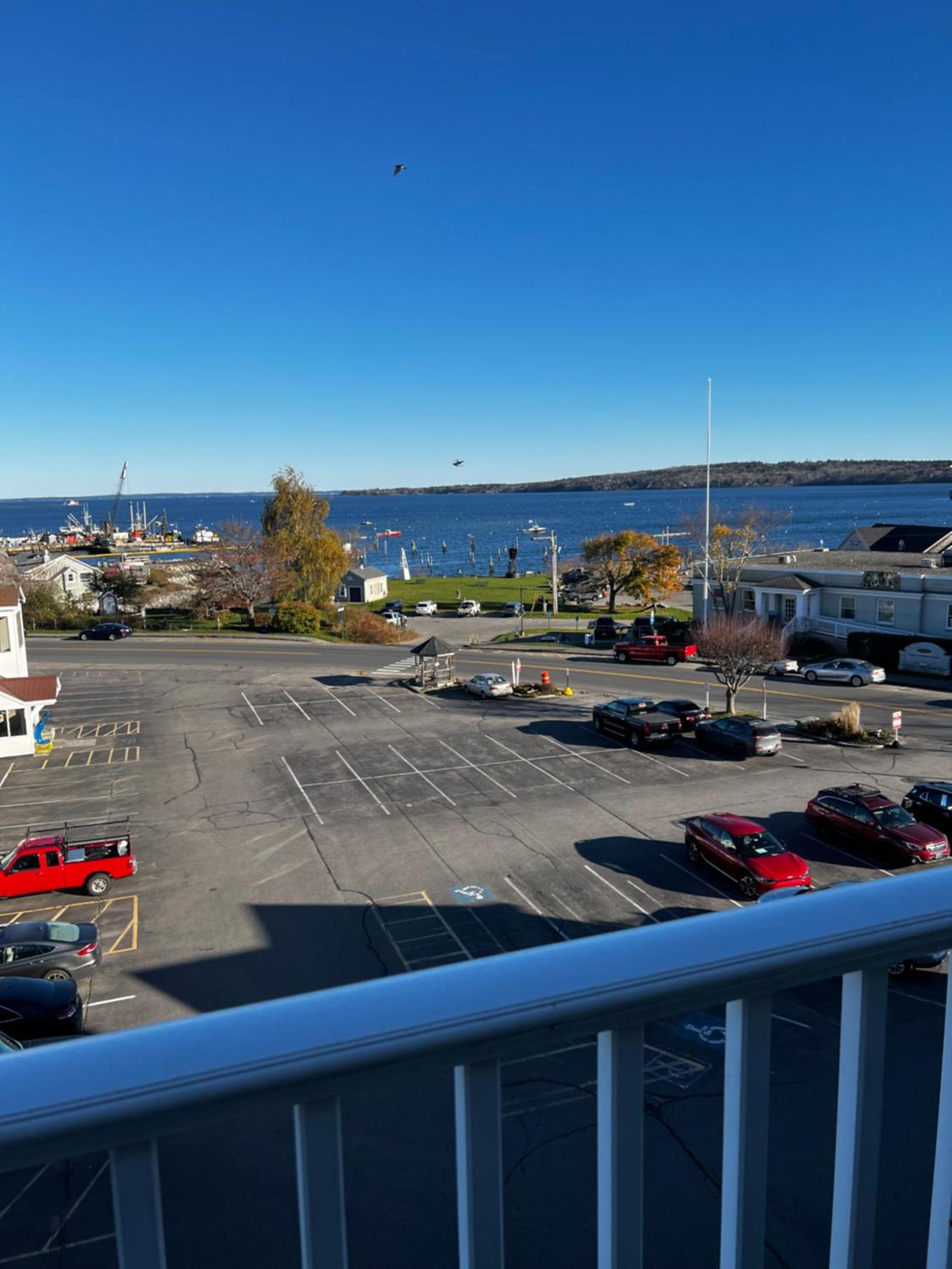 Trade Winds on the Bay — hotel in Rockland