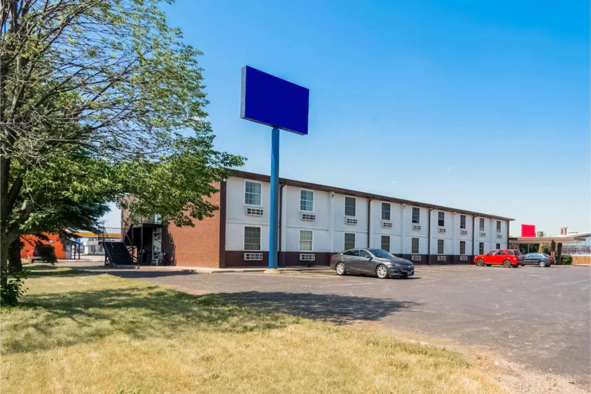 OYO Hotel Morton East Peoria I-74 — hotel in Morton