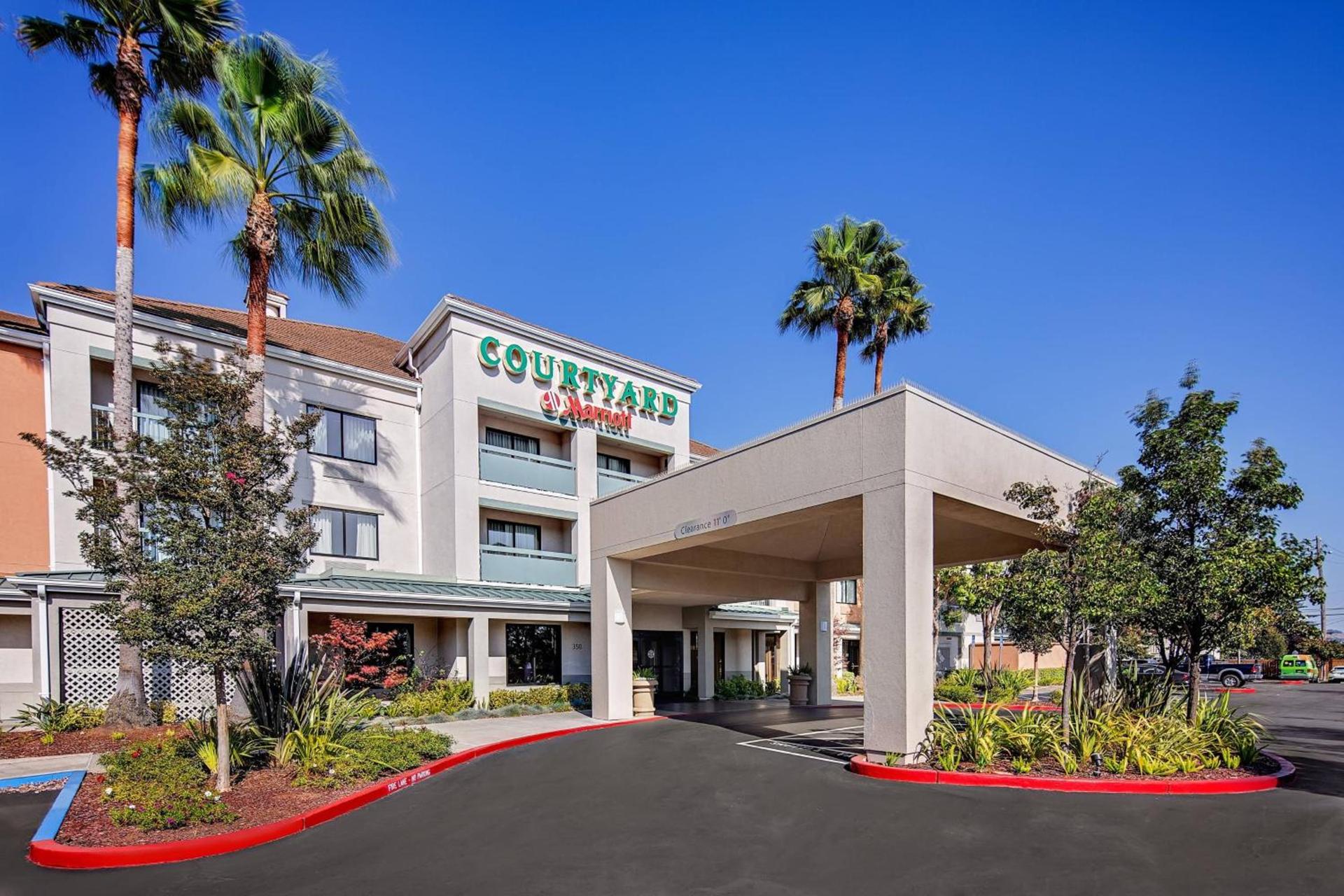 Courtyard by Marriott Oakland Airport — hotel in Oakland