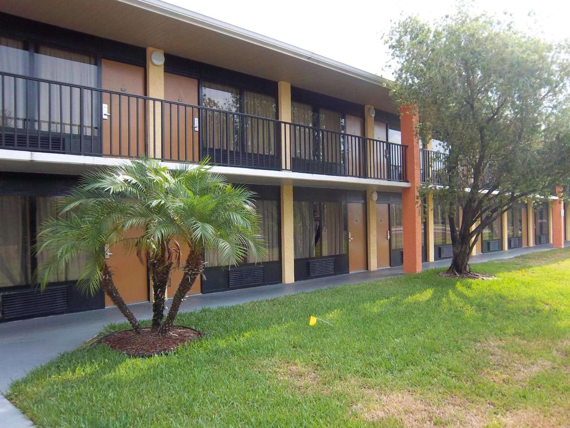 Americas Best Value Inn Florida Turnpike & I-95 — hotel in Fort Pierce