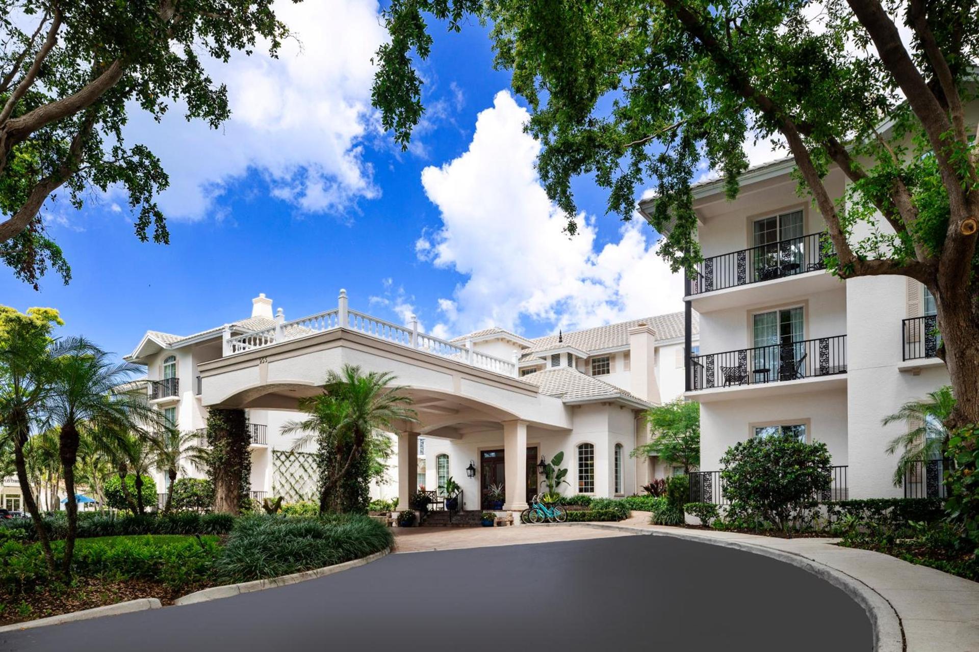 The Capri Inn — hotel in Naples