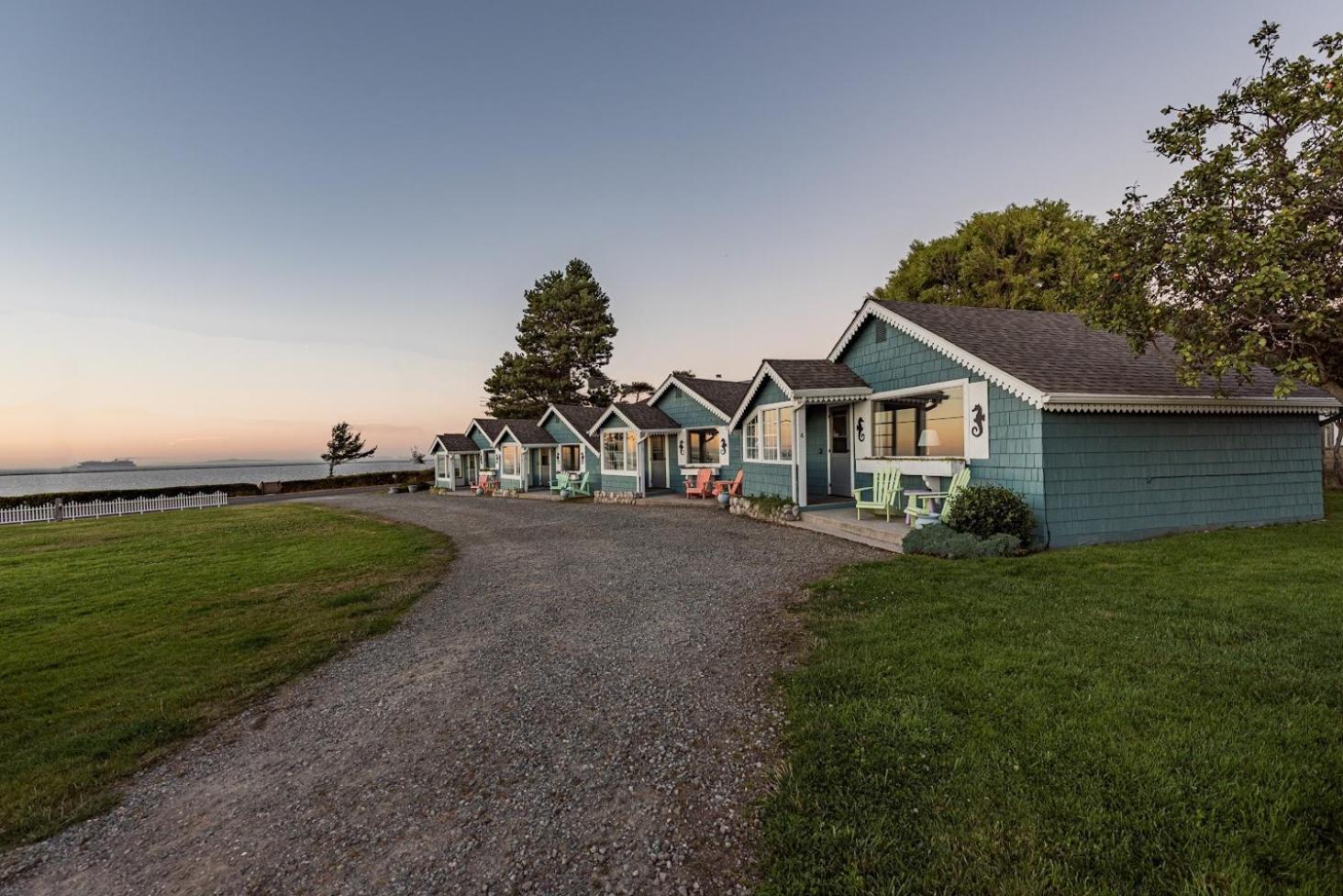 Juan de Fuca Waterfront Hotel & Cottages — hotel in Sequim