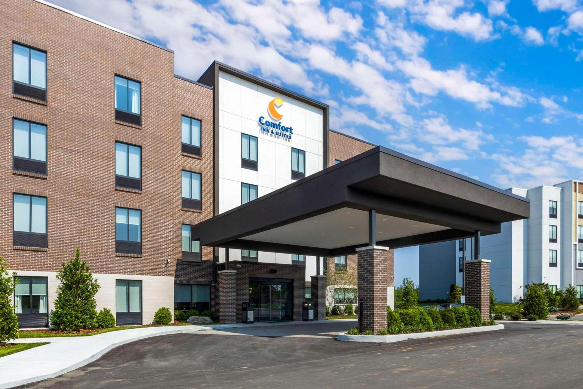 Comfort Inn & Suites Gallatin - Nashville Metro — hotel in Gallatin