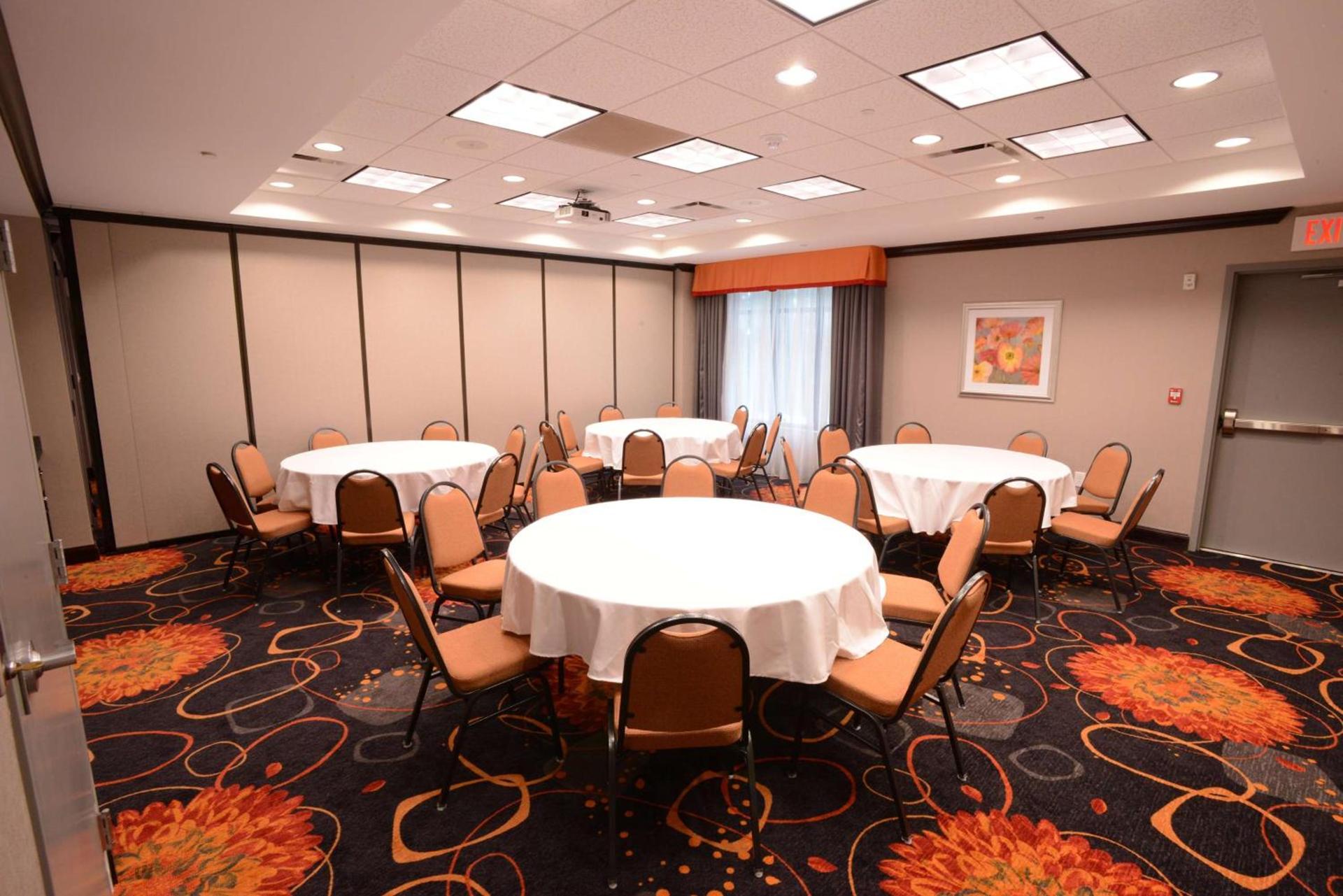 Hampton Inn & Suites Albany at Albany Mall — hotel in Albany