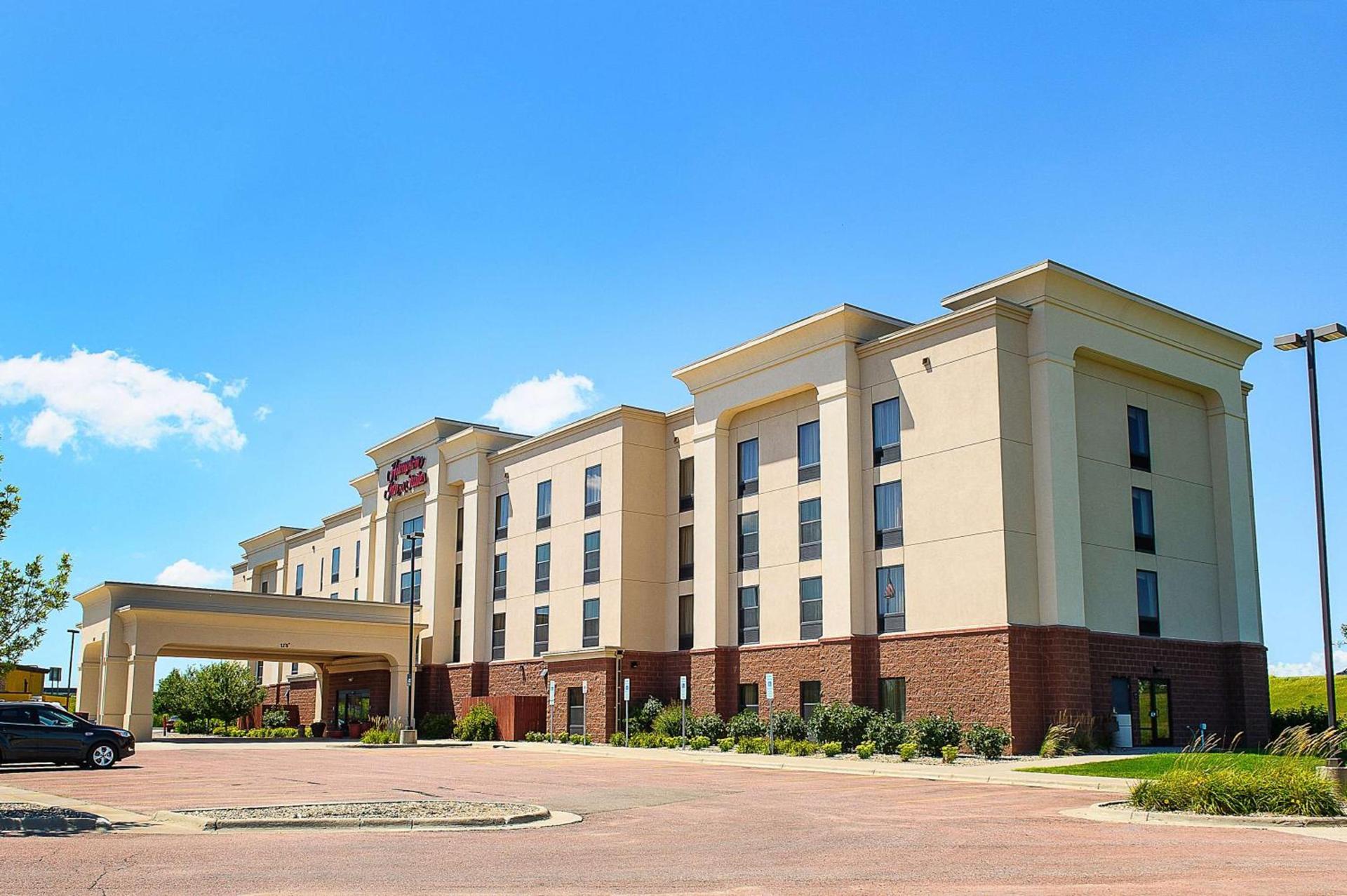 Hampton Inn & Suites Brookings — hotel in Brookings