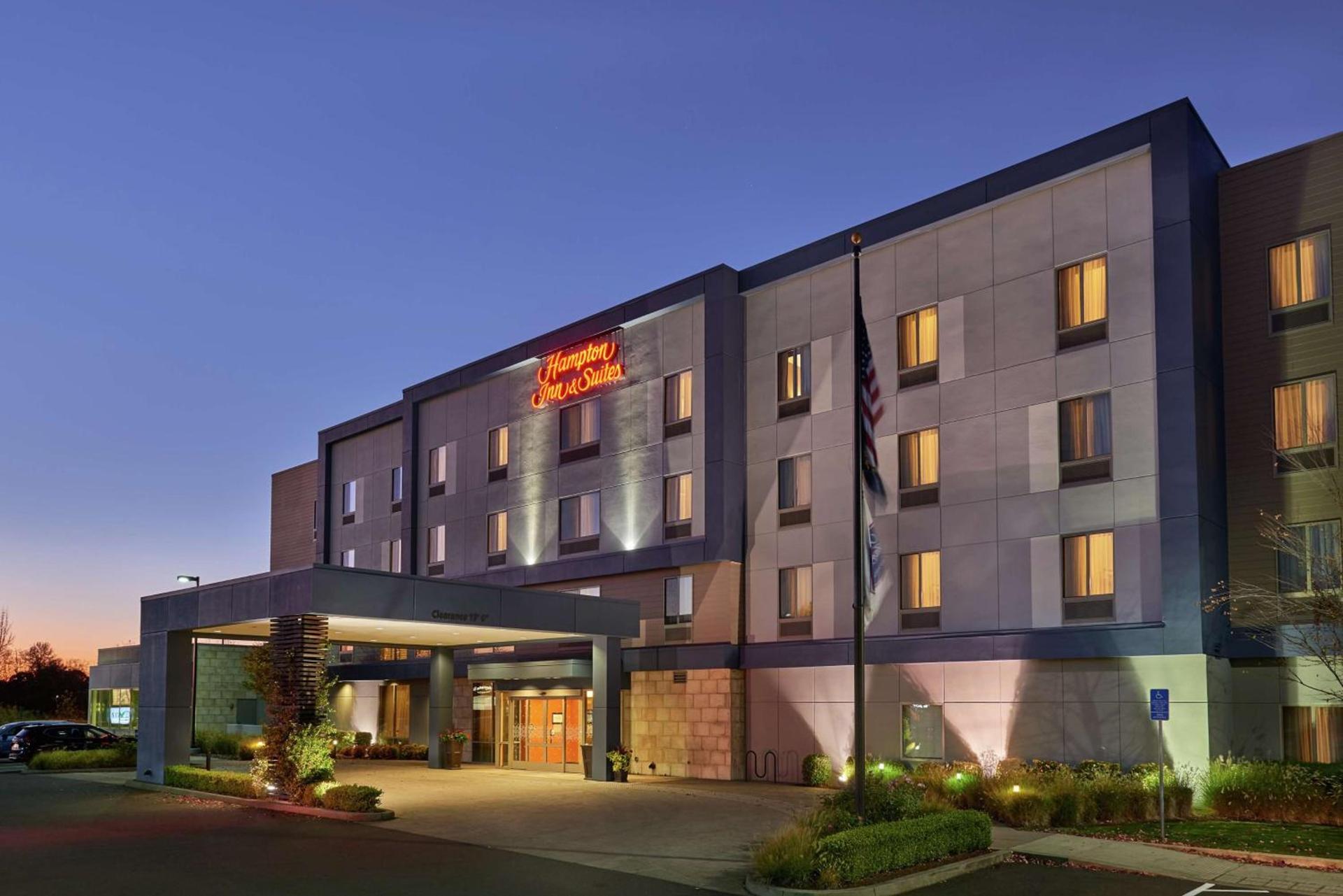 Hampton Inn and Suites Salem — hotel in Salem