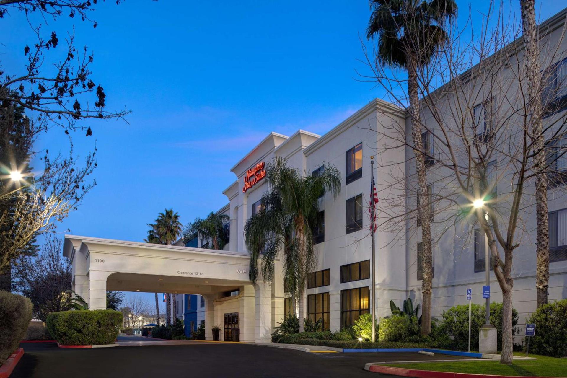 Hampton Inn & Suites Tulare — hotel in Tulare