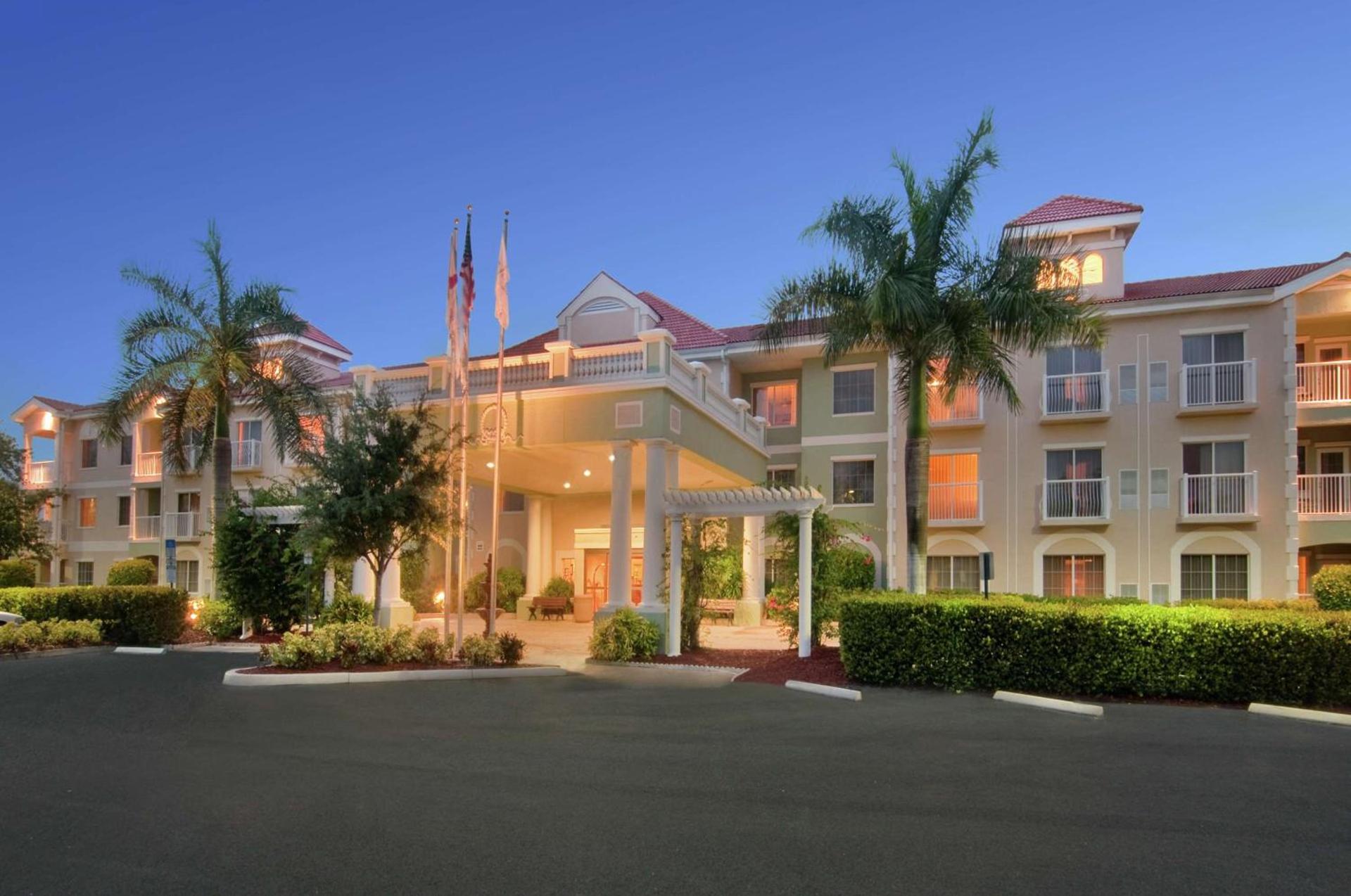 DoubleTree Suites by Hilton Naples — hotel in Naples