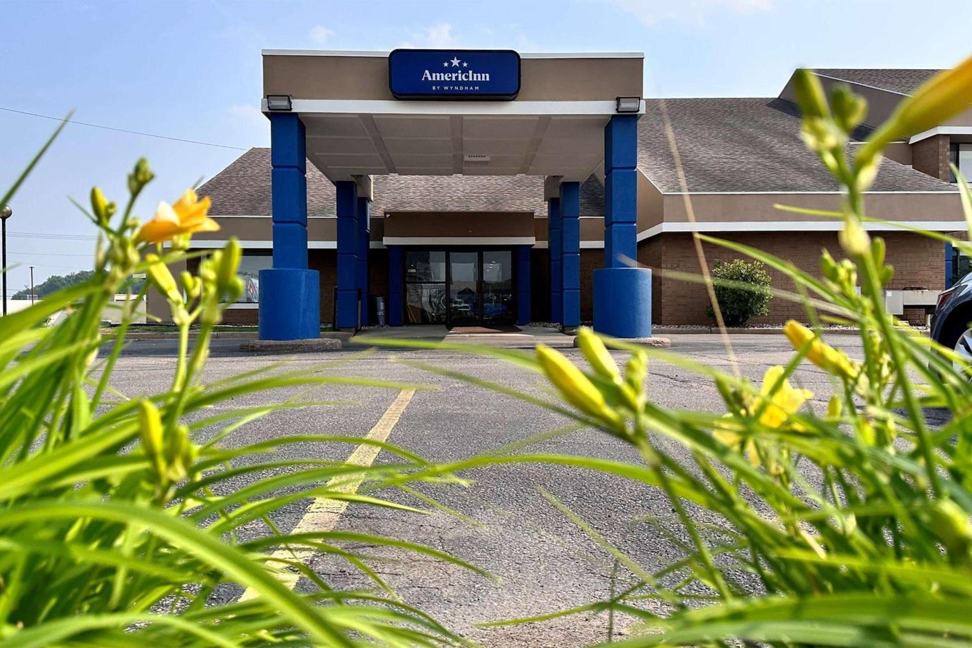 AmericInn by Wyndham Marshfield — hotel in Marshfield