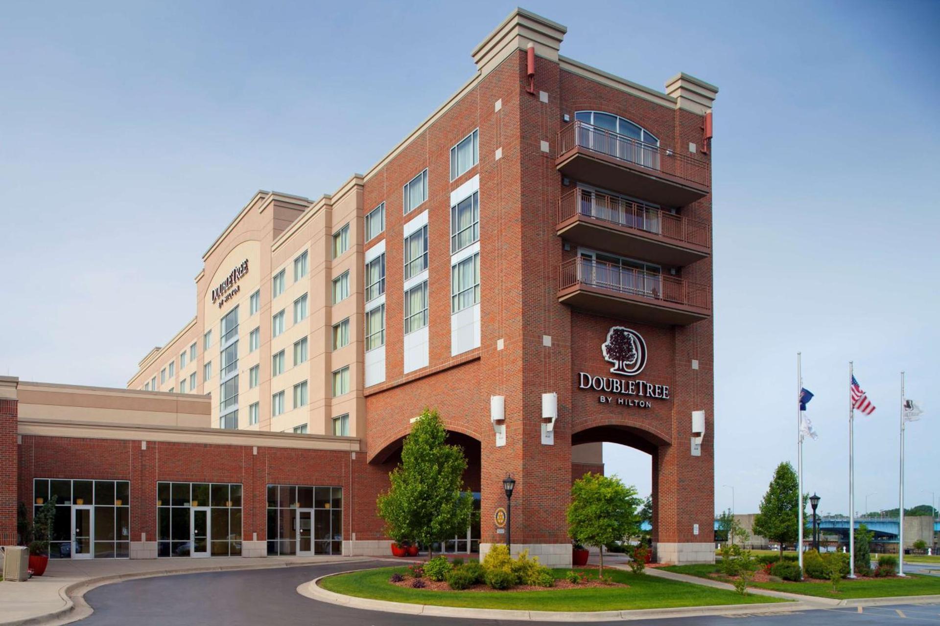 DoubleTree by Hilton Bay City - Riverfront — hotel in Bay City