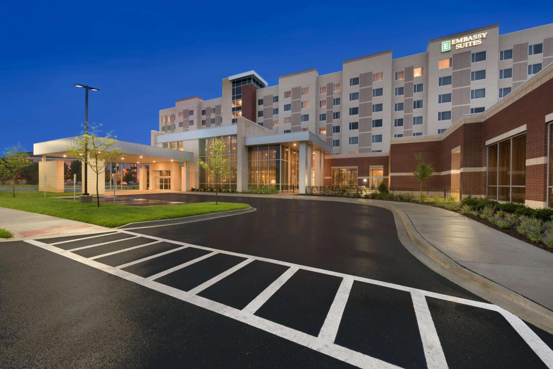 Embassy Suites by Hilton Chicago Naperville — hotel in Naperville