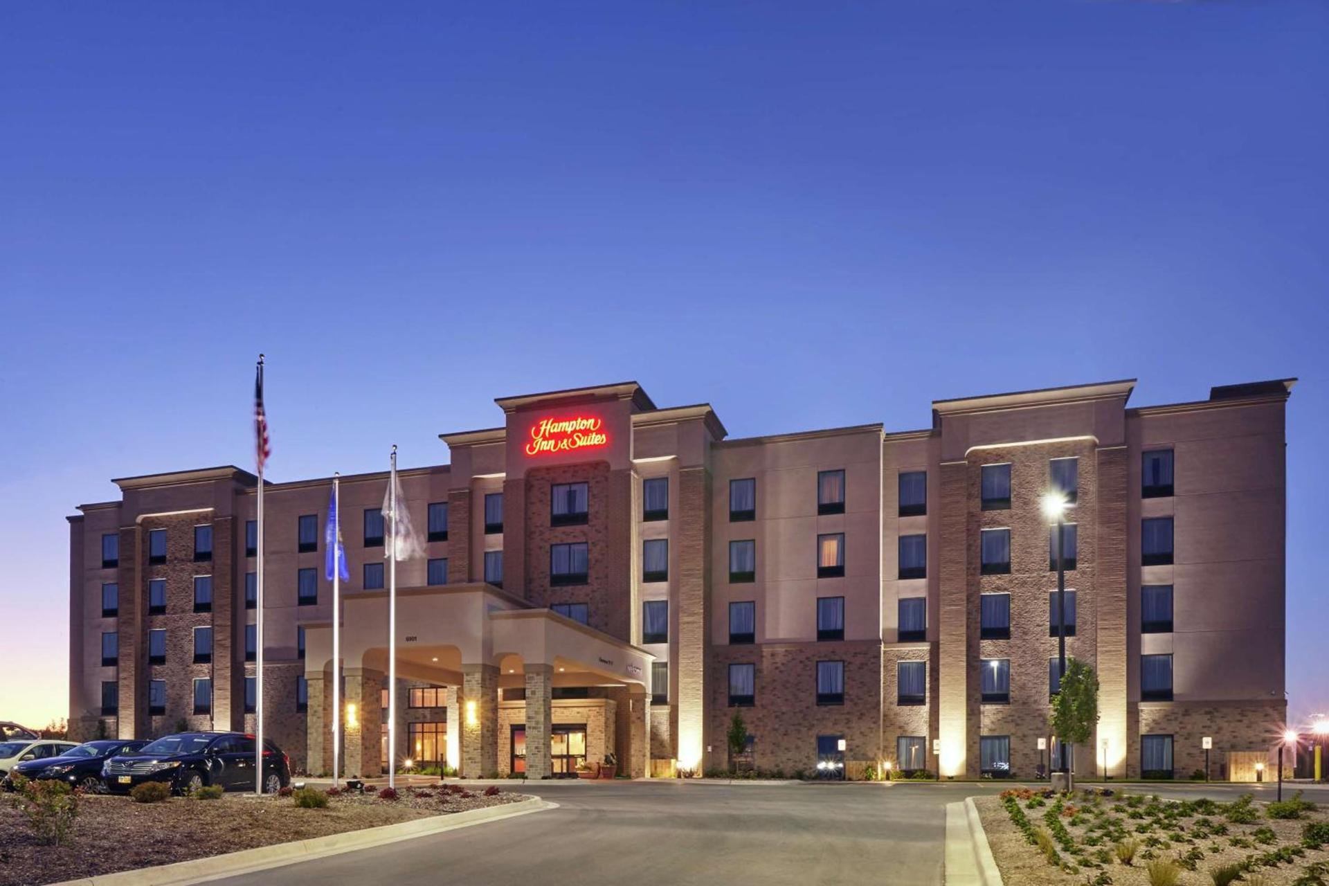 Hampton Inn & Suites Milwaukee/Franklin — hotel in Franklin