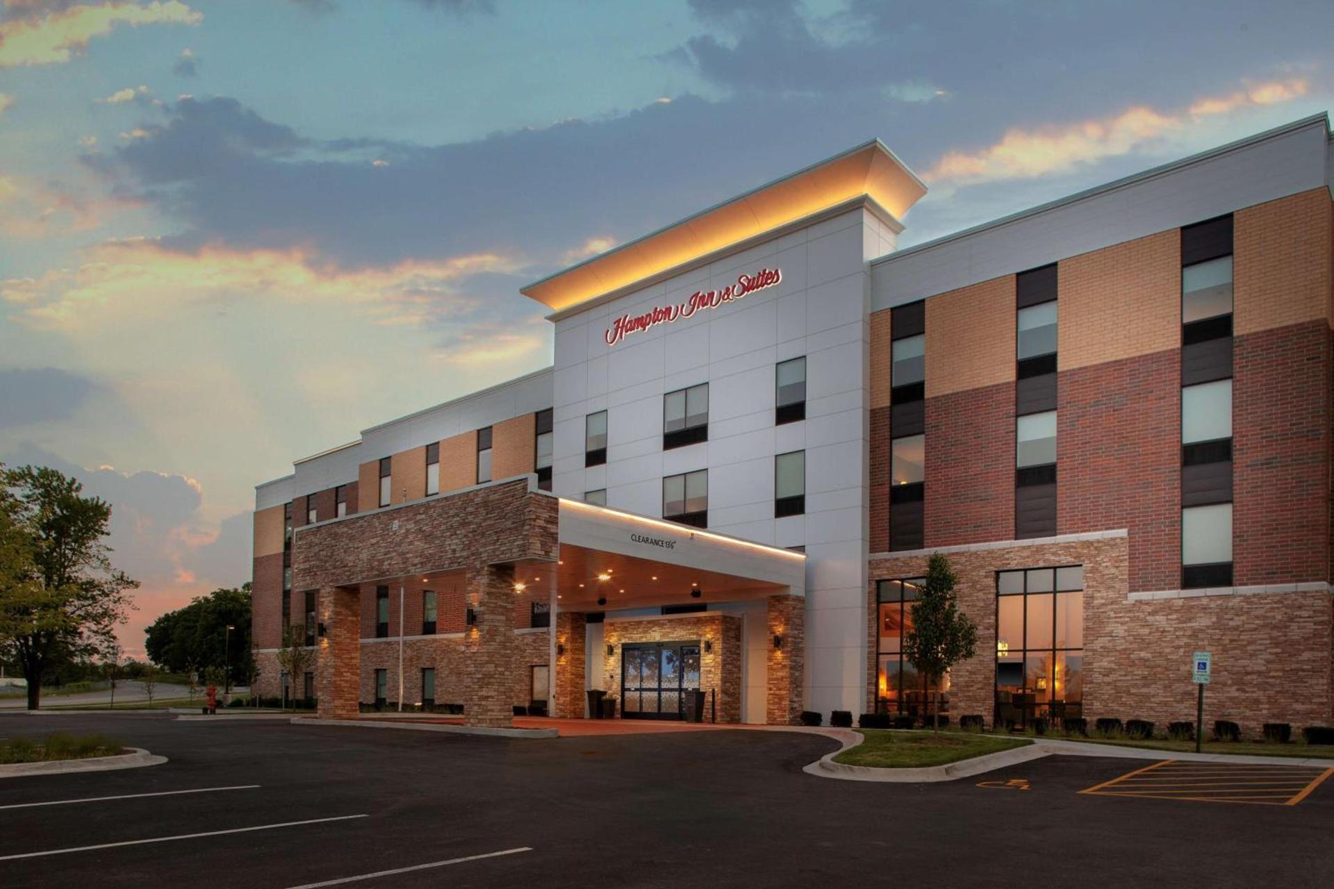 Hampton Inn & Suites Chicago-Burr Ridge — hotel in Burr Ridge
