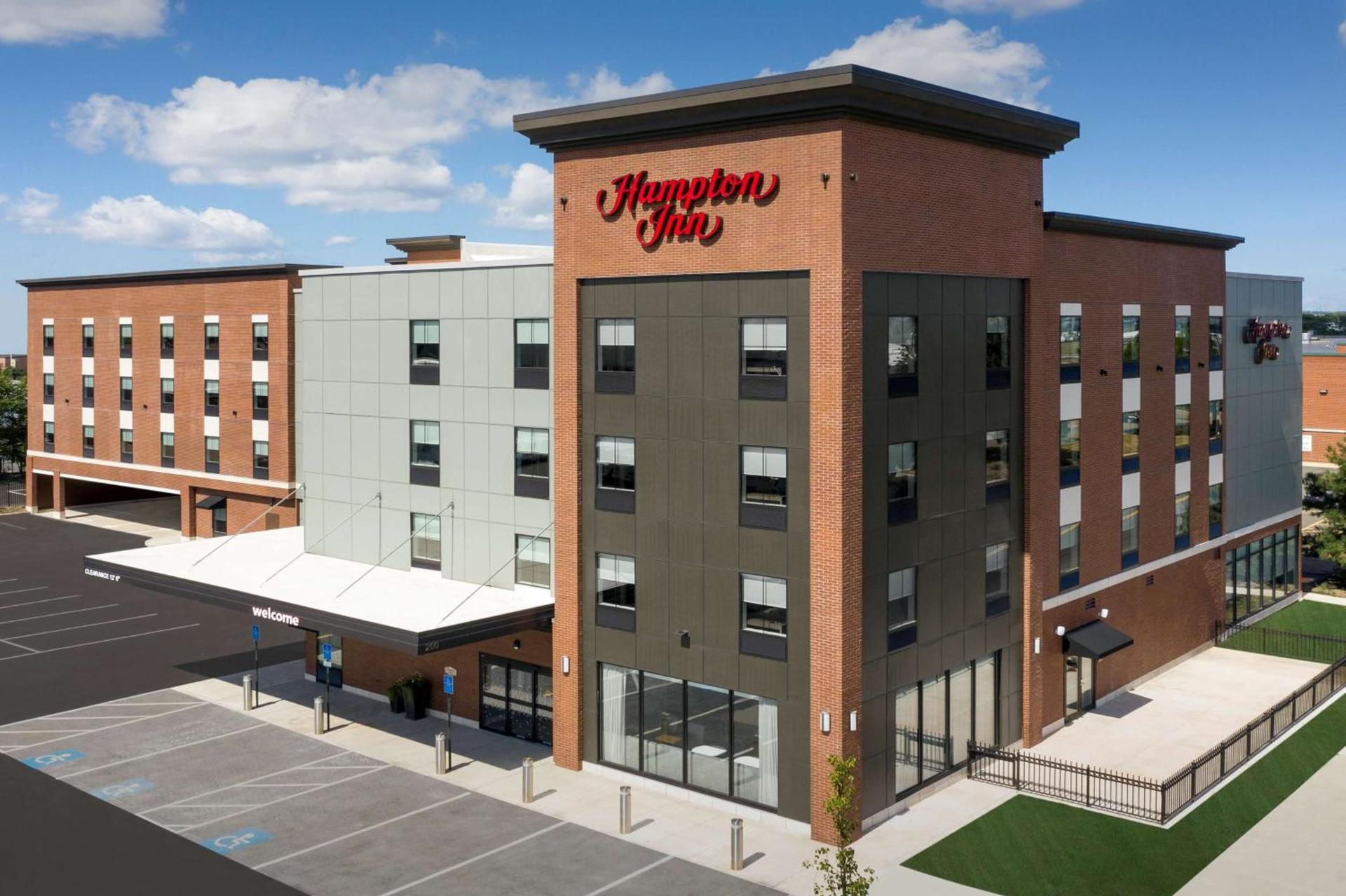 Hampton Inn Boston Logan Airport Chelsea — hotel in Chelsea