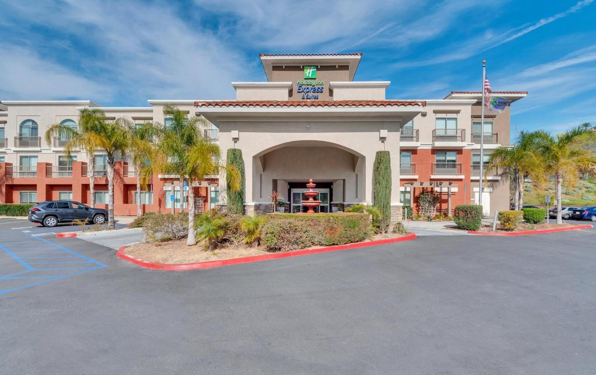 Holiday Inn Express Hotel & Suites Lake Elsinore by IHG — hotel in Lake Elsinore