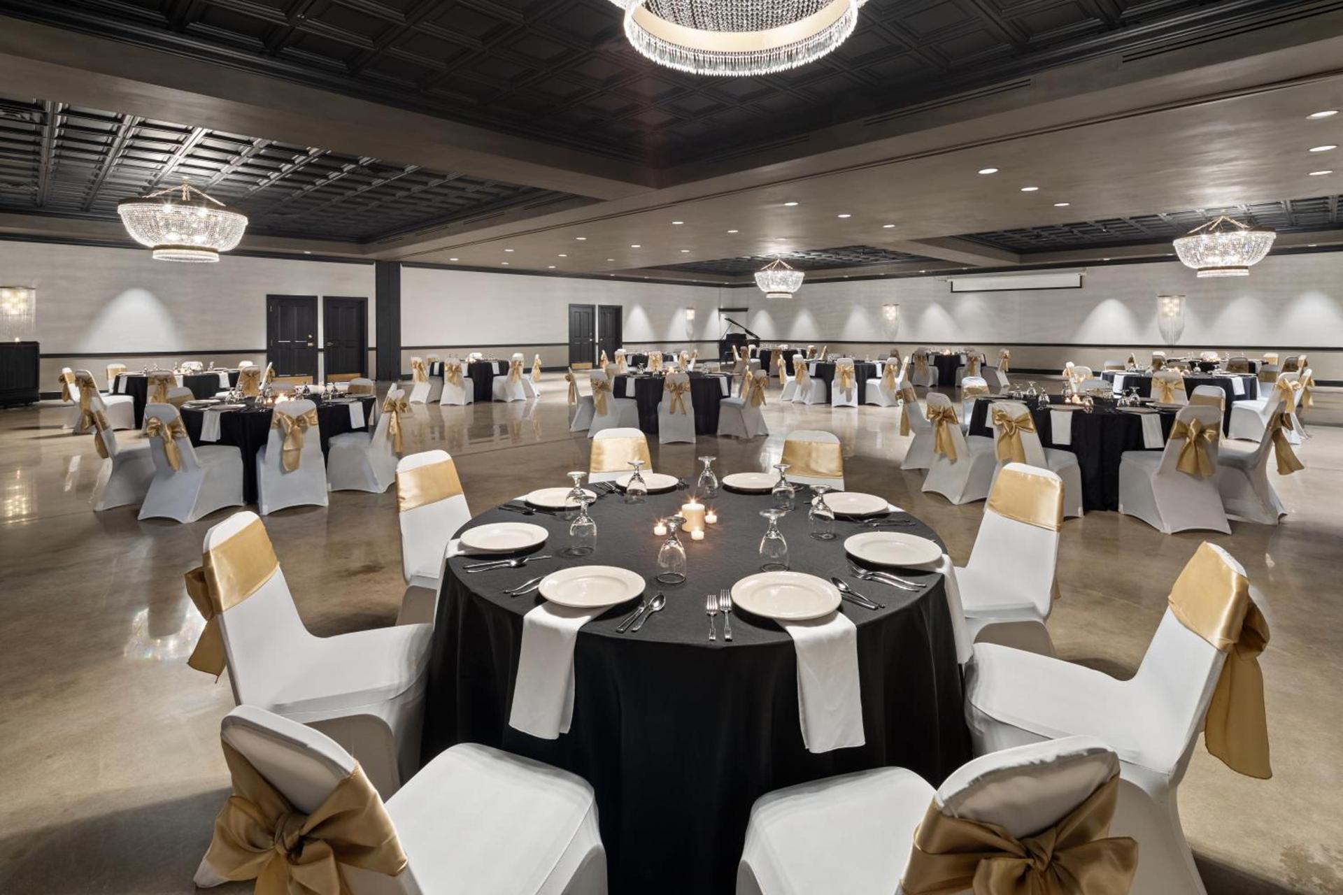 The Highlander Hotel, Ascend Hotel Collection — hotel in Iowa City