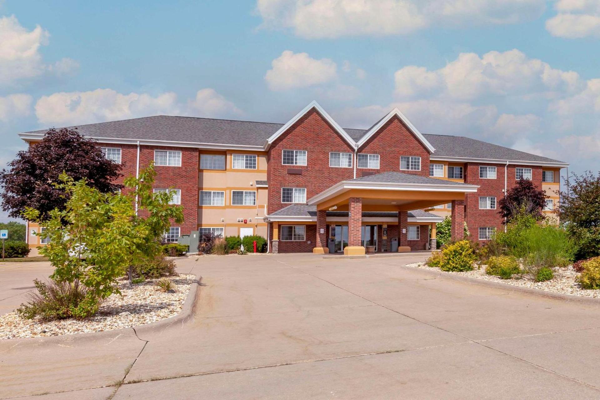 MainStay Suites Dubuque at Hwy 20 — hotel in Dubuque