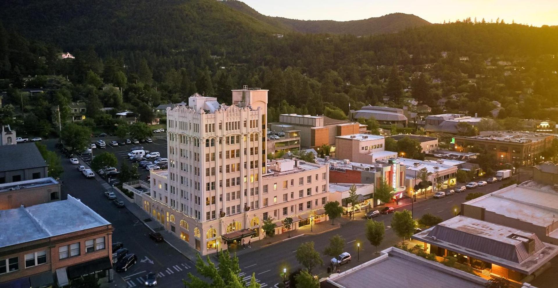 Ashland Springs Hotel — hotel in Ashland