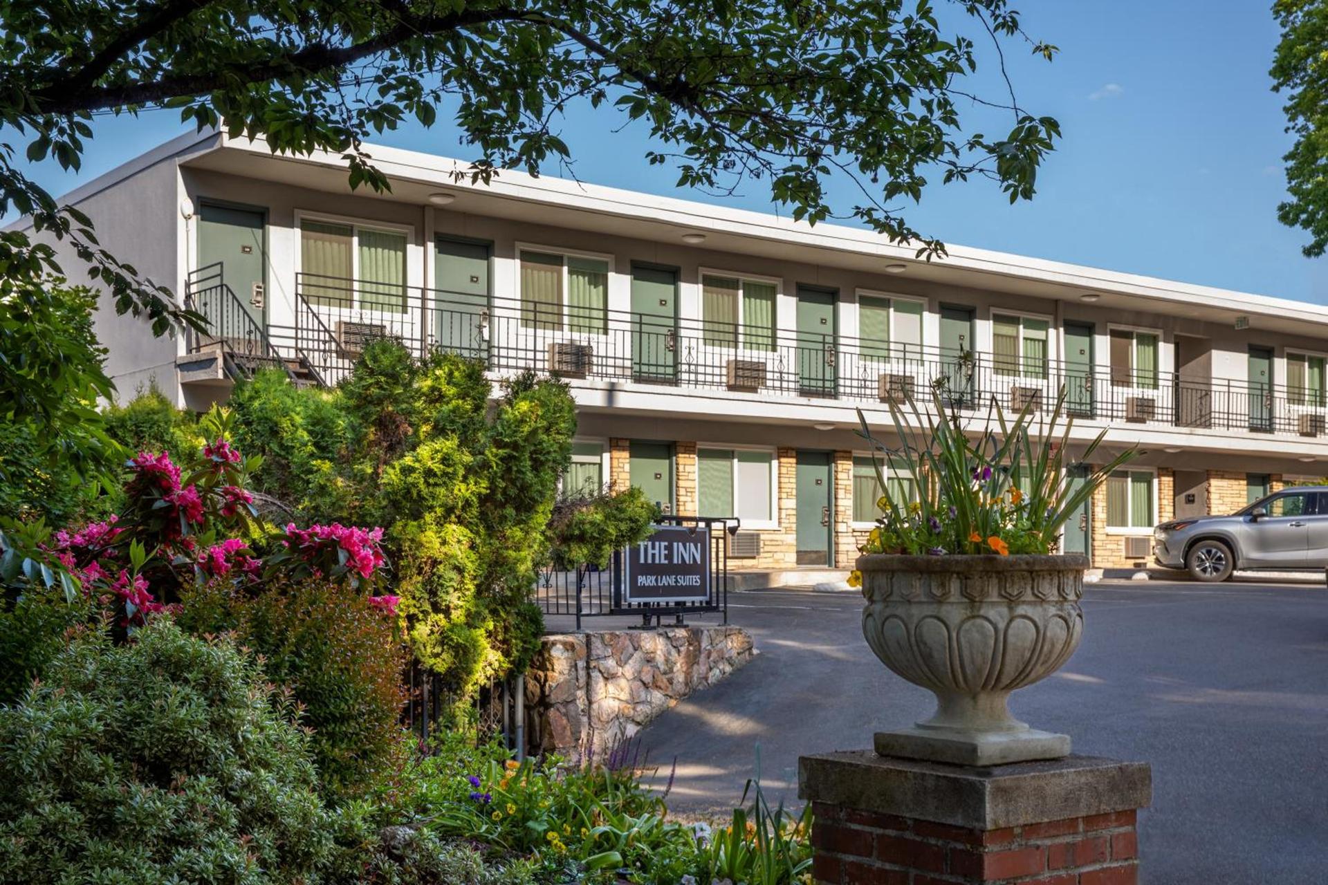 Park Lane Suites & Inn — hotel in Portland