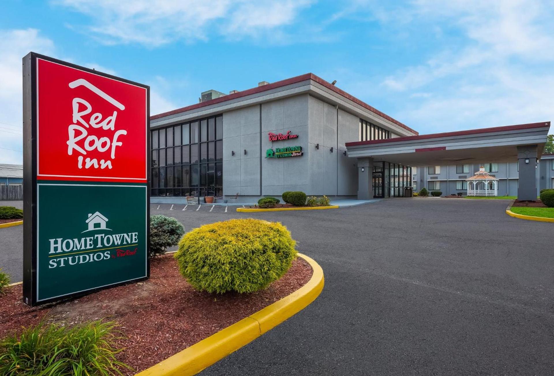 HomeTowne Studios by Red Roof Painted Post — hotel in Painted Post