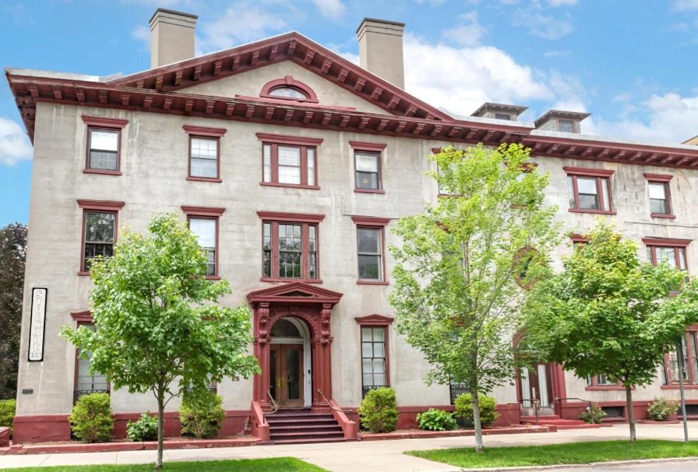 The Stockade Inn — hotel in Schenectady