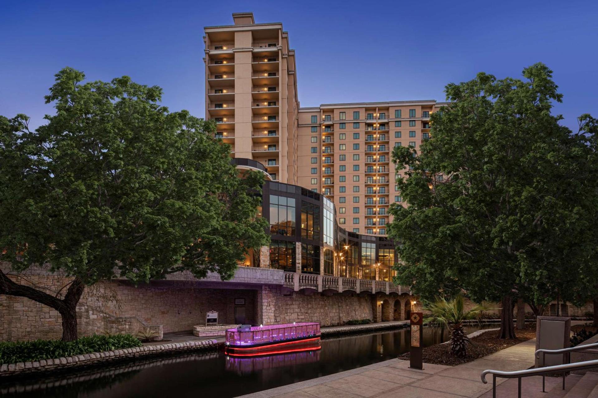 Embassy Suites San Antonio Riverwalk-Downtown — hotel in San Antonio