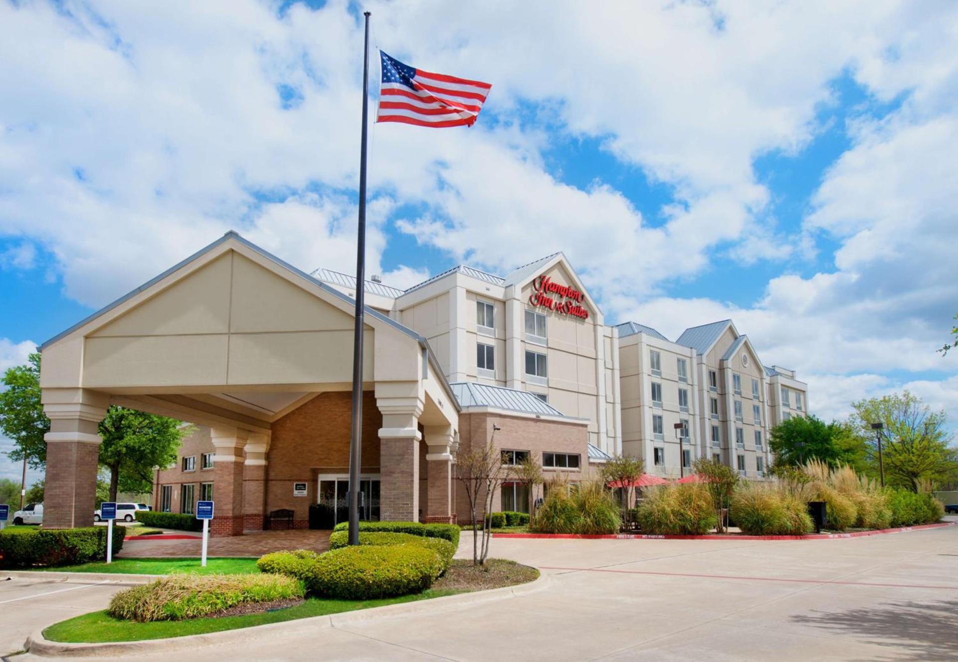 Hampton Inn & Suites N Ft Worth-Alliance Airport — hotel in Roanoke