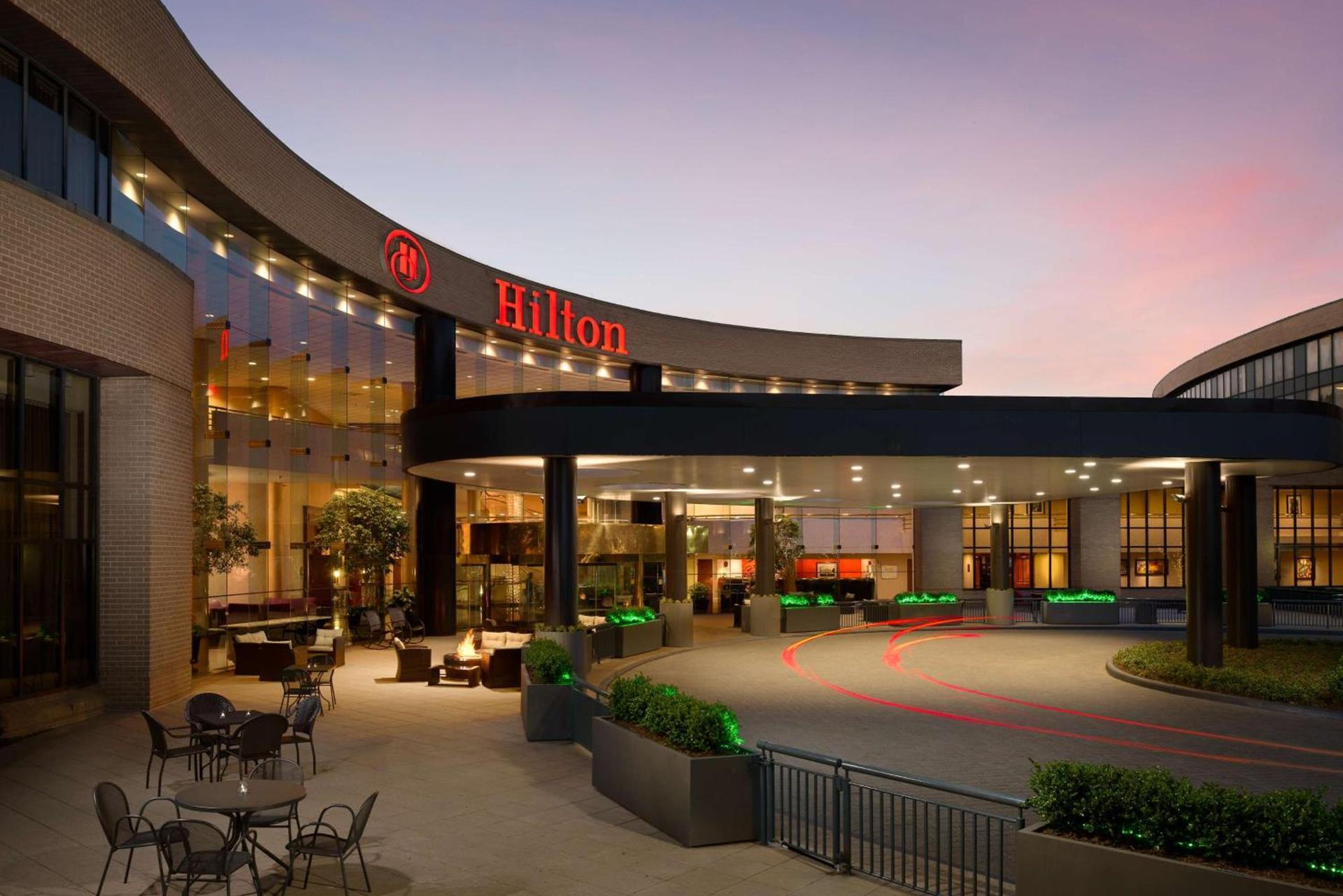 DoubleTree by Hilton Washington Dulles Airport — hotel in Herndon