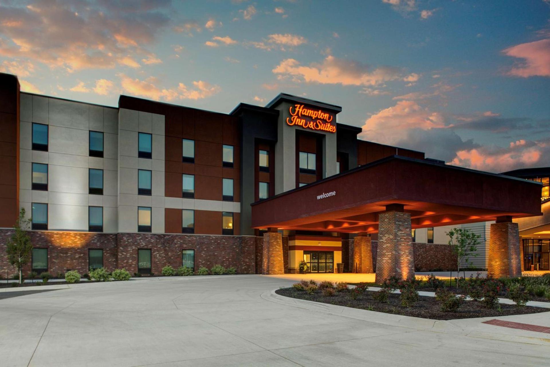 Hampton Inn & Suites by Hilton Pittsburg Kansas Crossing Casino near PSU — hotel in Pittsburg