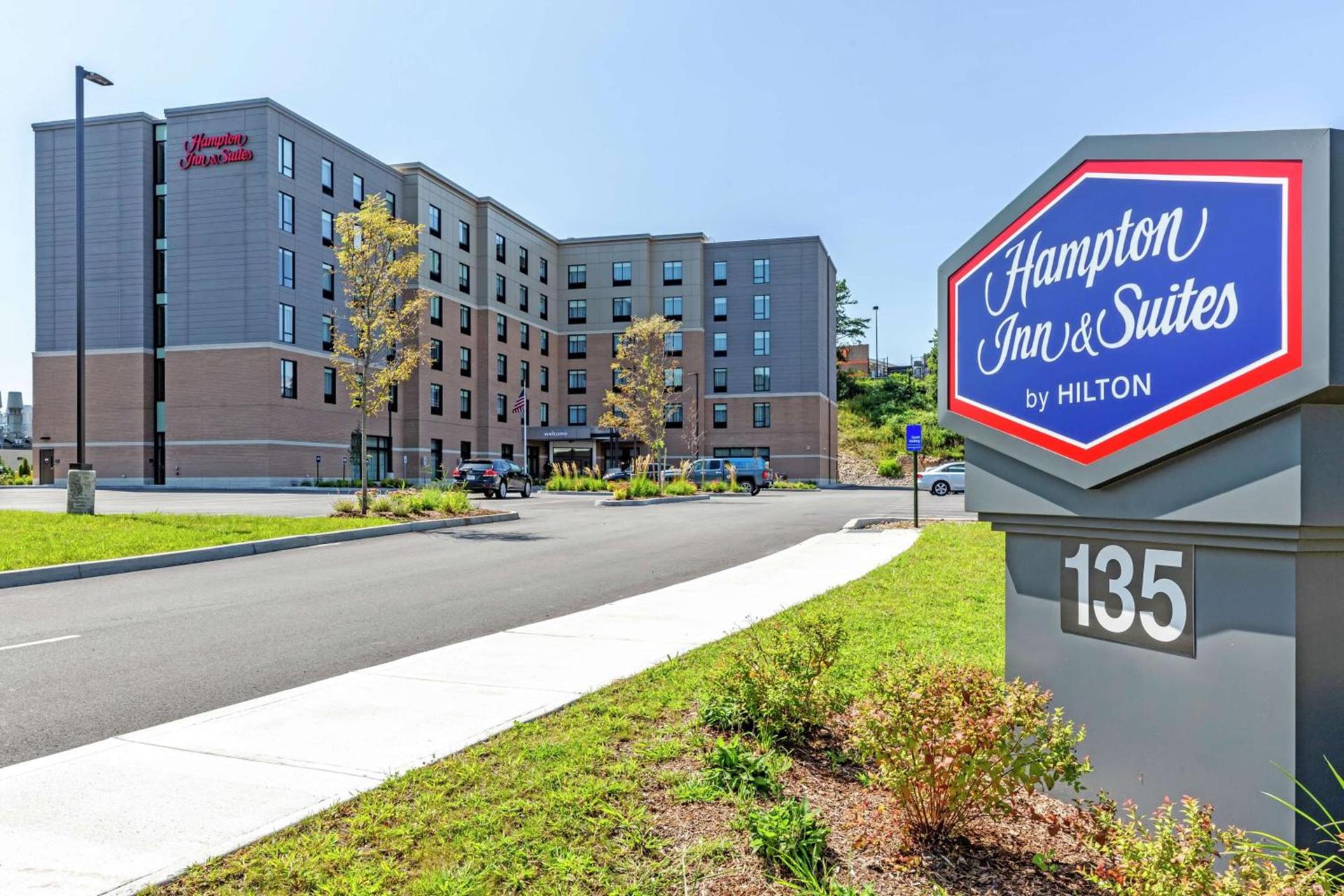 Hampton Inn & Suites Boston/Waltham — hotel in Waltham