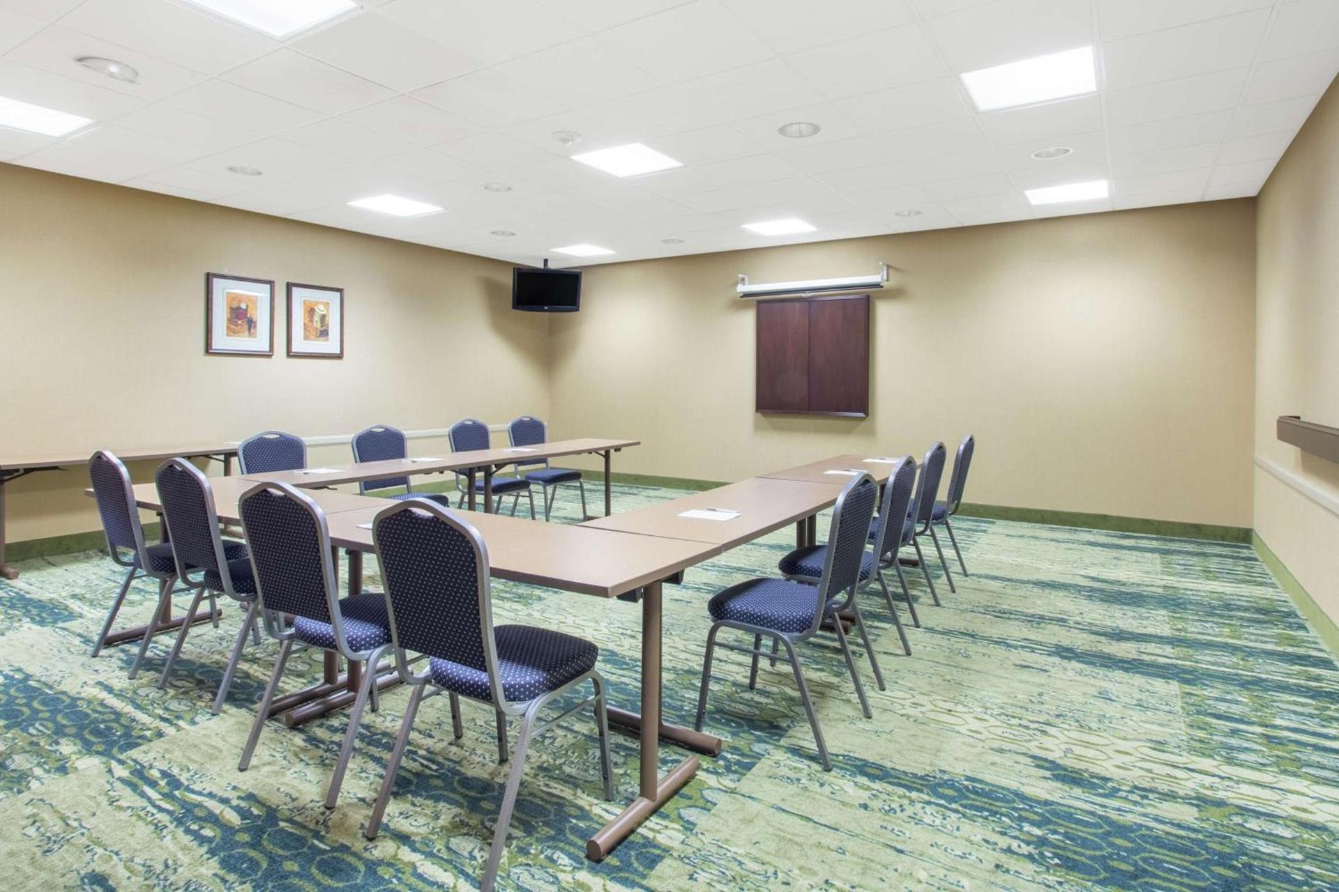 Hampton Inn & Suites Albany-Airport — hotel in Latham